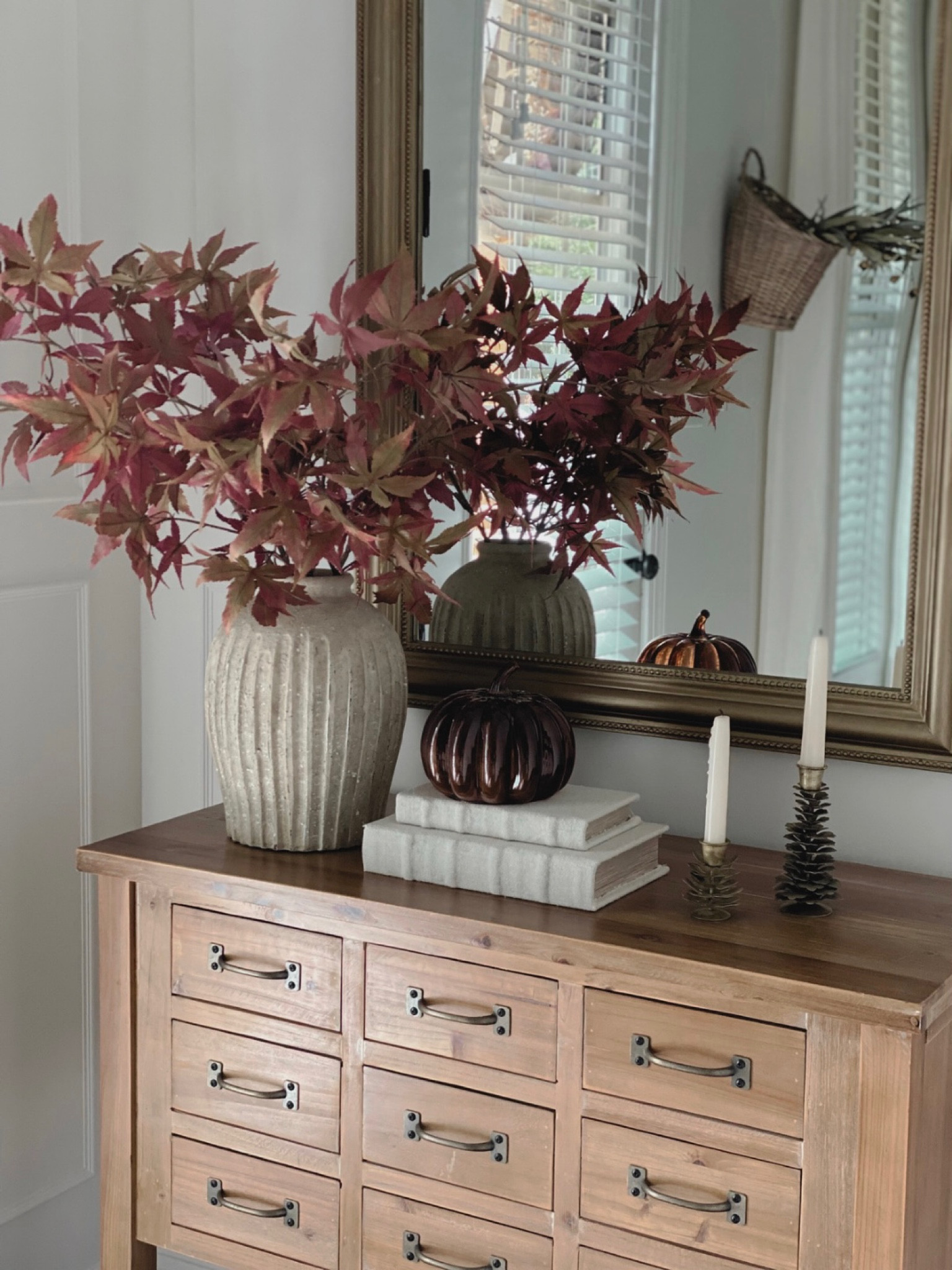 Fall entryway

#LTKhome #LTKSeasonal