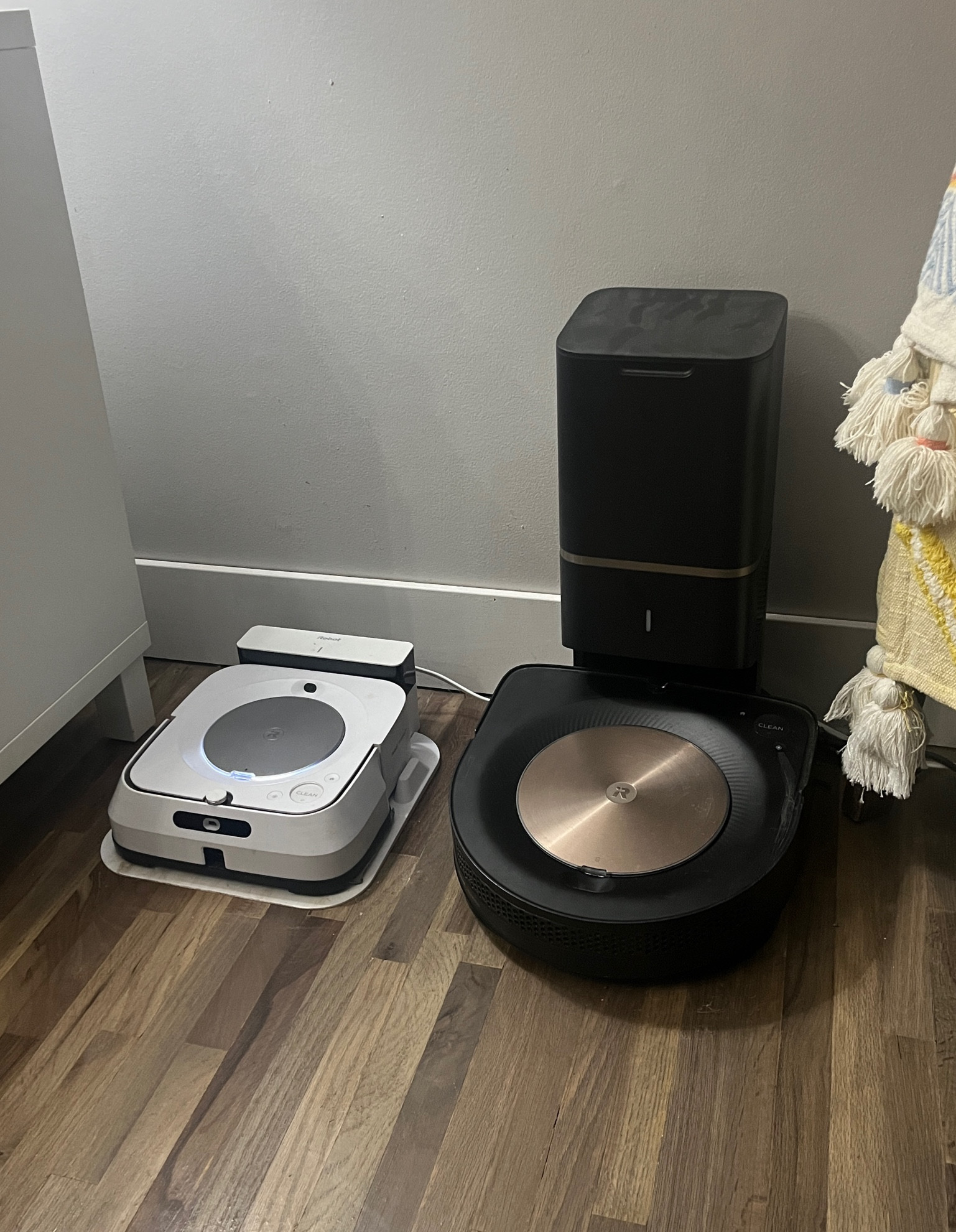 BLACK FRIDAY STEALS! I mean DEAL 😜

Run to go get the iRobot vacuums and mops as they are up to 50% off for Black Friday! They have come out with a new version that can identify and avoid pet messes for all of you pet moms out there that are worried! 



#LTKhome #LTKGiftGuide #LTKsalealert