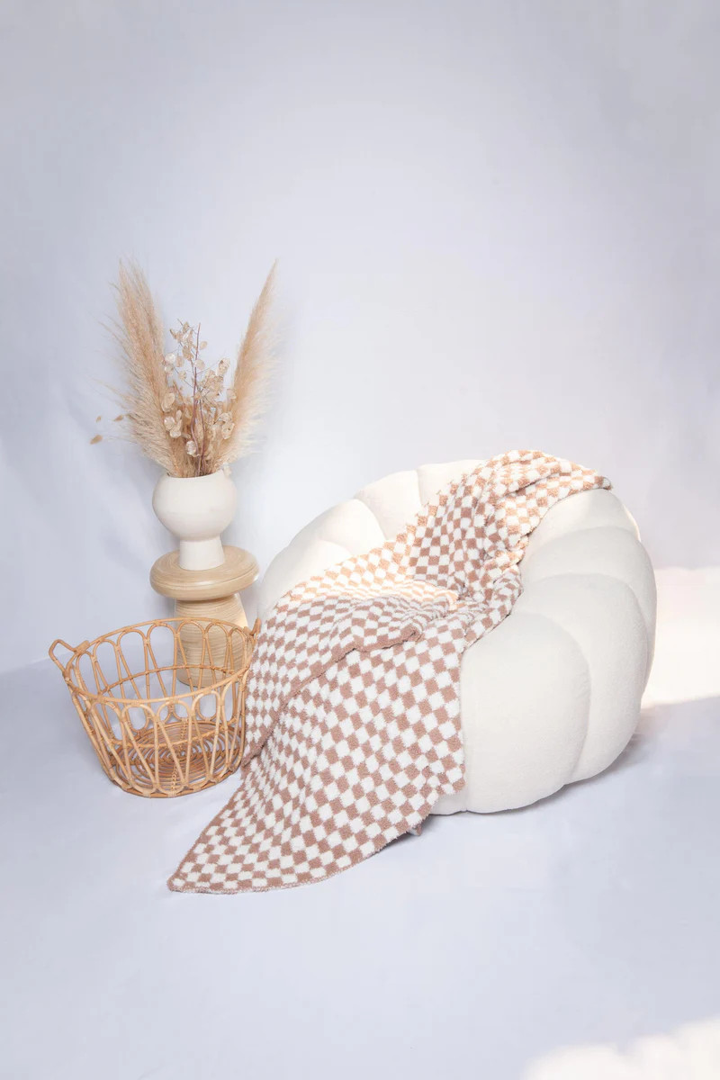 Chocolate Milk & White Check Print Extended Throw | Sunset Snuggles