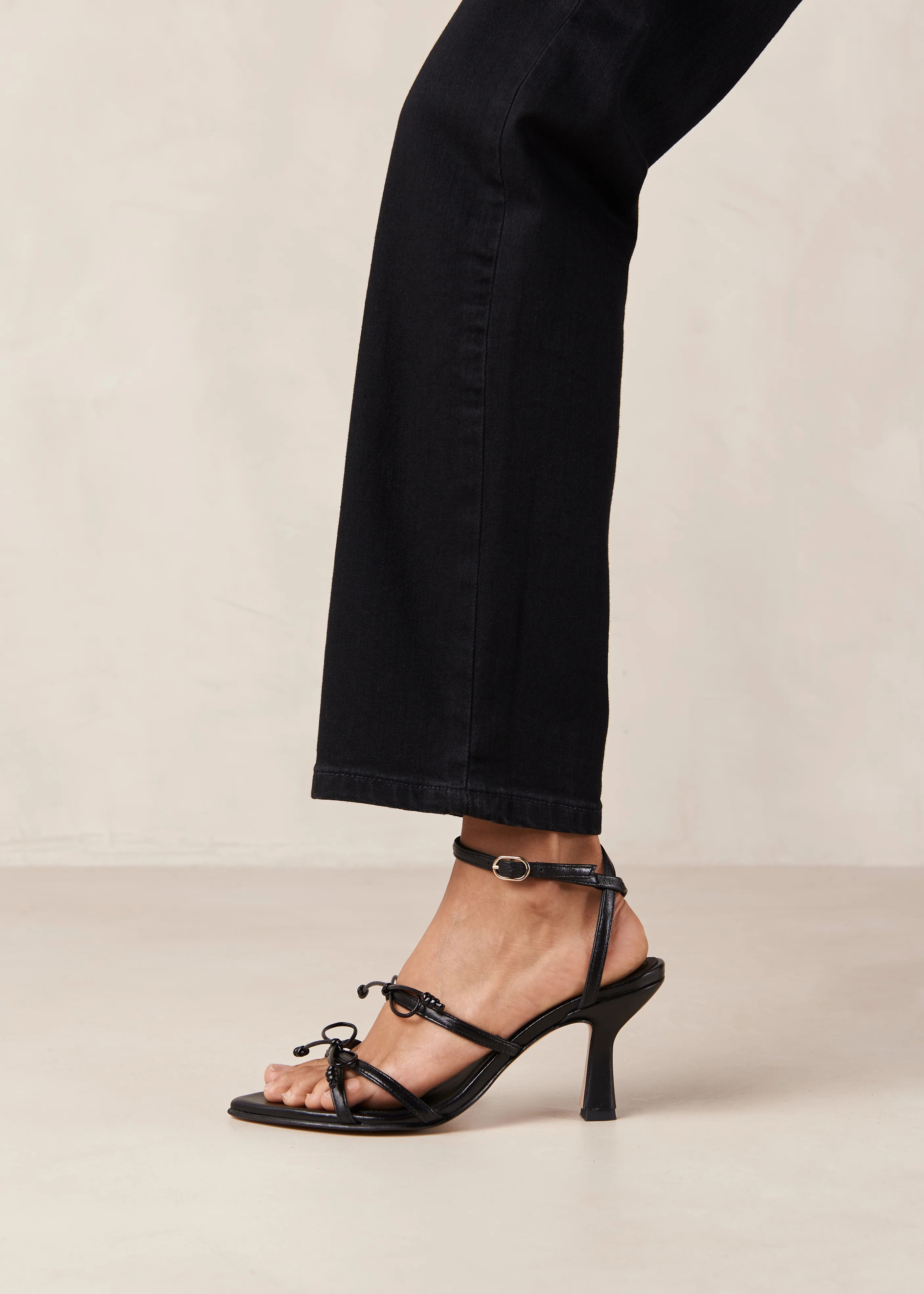 Malia Black | ALOHAS | Alohas US