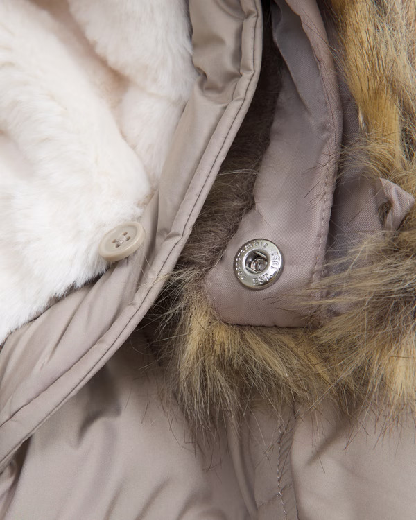 BLACK FRIDAY IS HERE | 40% OFF everything | free shipping on orders over $99 | Abercrombie & Fitch (US)