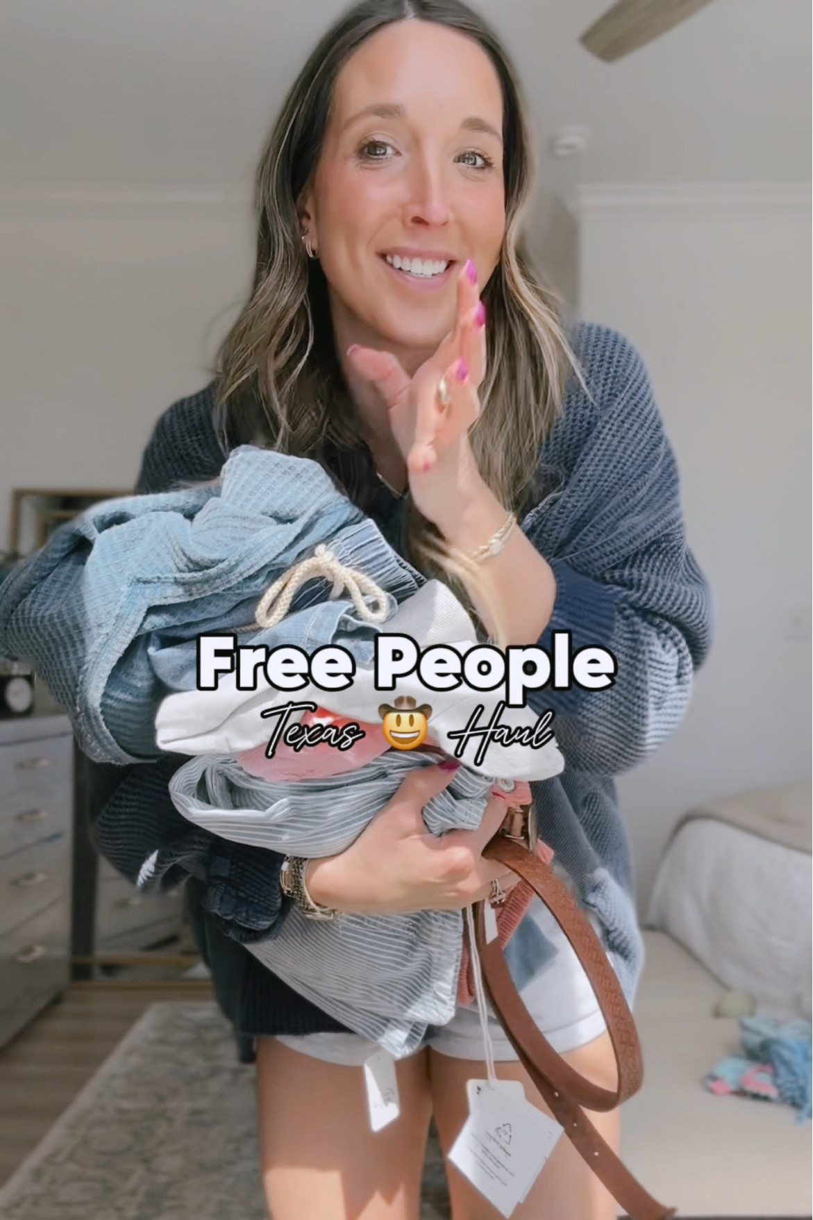 Here’s everything from my most recent haul

26 in cord pants
25 in barrel jeans 
Small in top
S/m in belt 
Small in dress
Small in skort and shorts 

#LTKfindsunder50 #LTKstyletip #LTKSeasonal