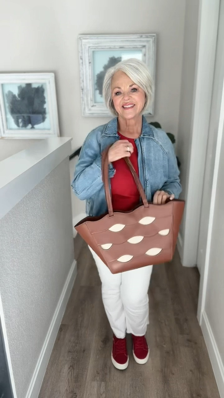 Effortlessly chic, endlessly wearable 🤍
The dream combo: crisp white jeans + a classic denim bomber, styled with the cutest tote for those sunny beach days. ☀️👜
Elevated, comfortable, and affordable! Your go-to outfit. ✨

#LTKOver40 #LTKootd #LTKSeasonal