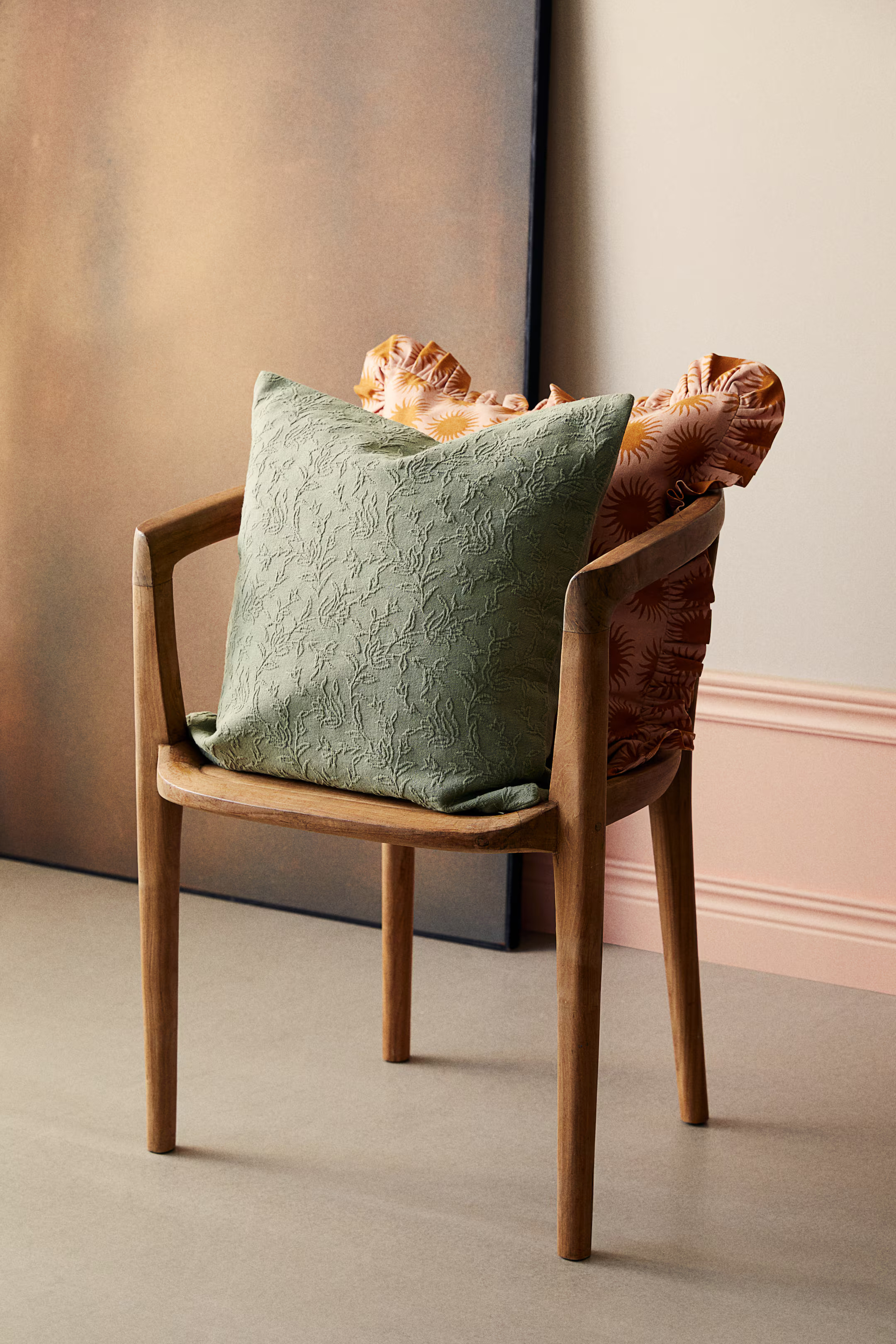 Textured-weave cushion cover | H&M (UK, MY, IN, SG, PH, TW, HK)