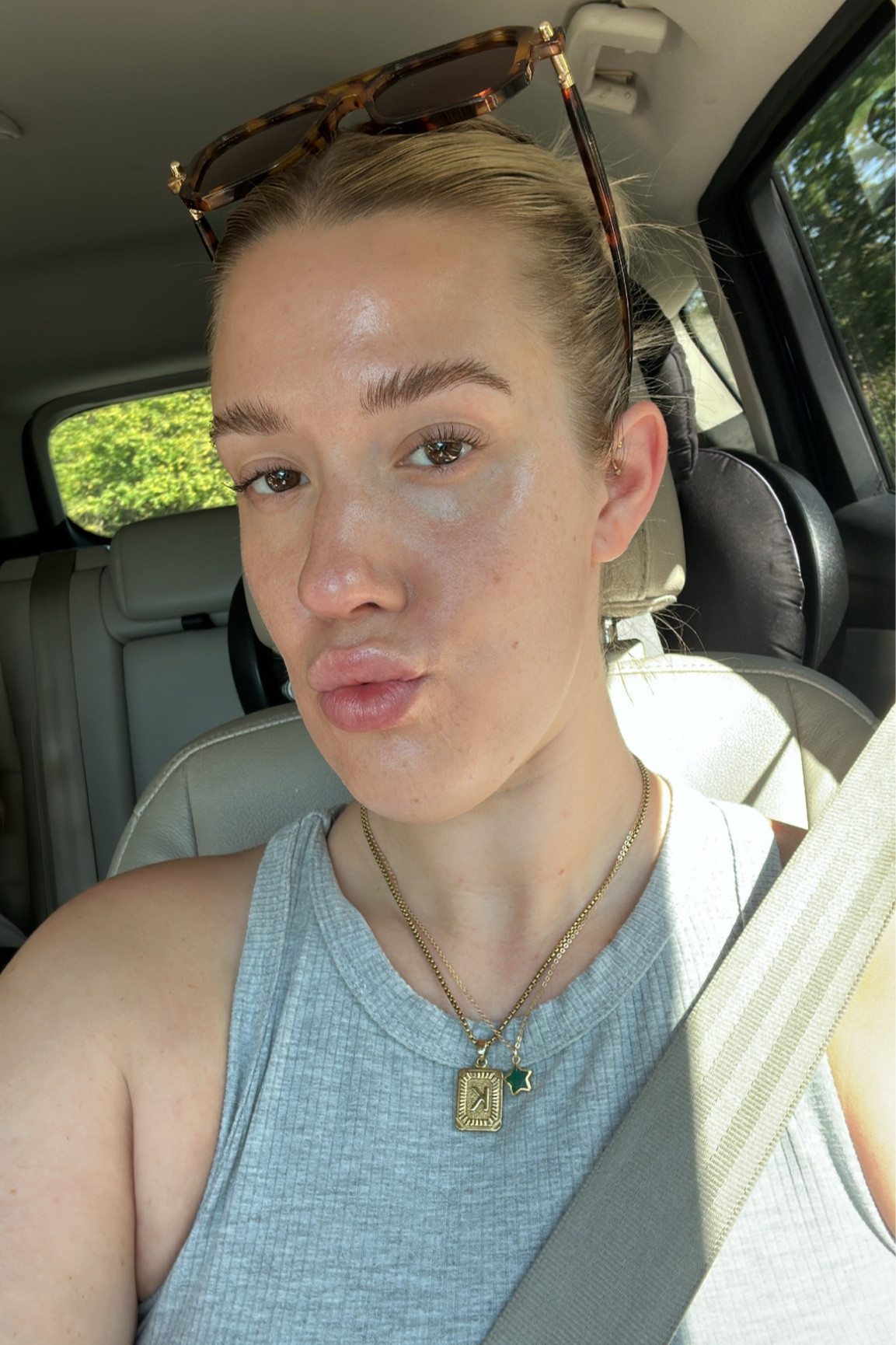 Only the essentials for clean girl makeup 💅🏼☁️✨  this is my quick, go-to routine with only 5 products for a true no-makeup makeup look!

#LTKfindsunder50 #LTKbeauty