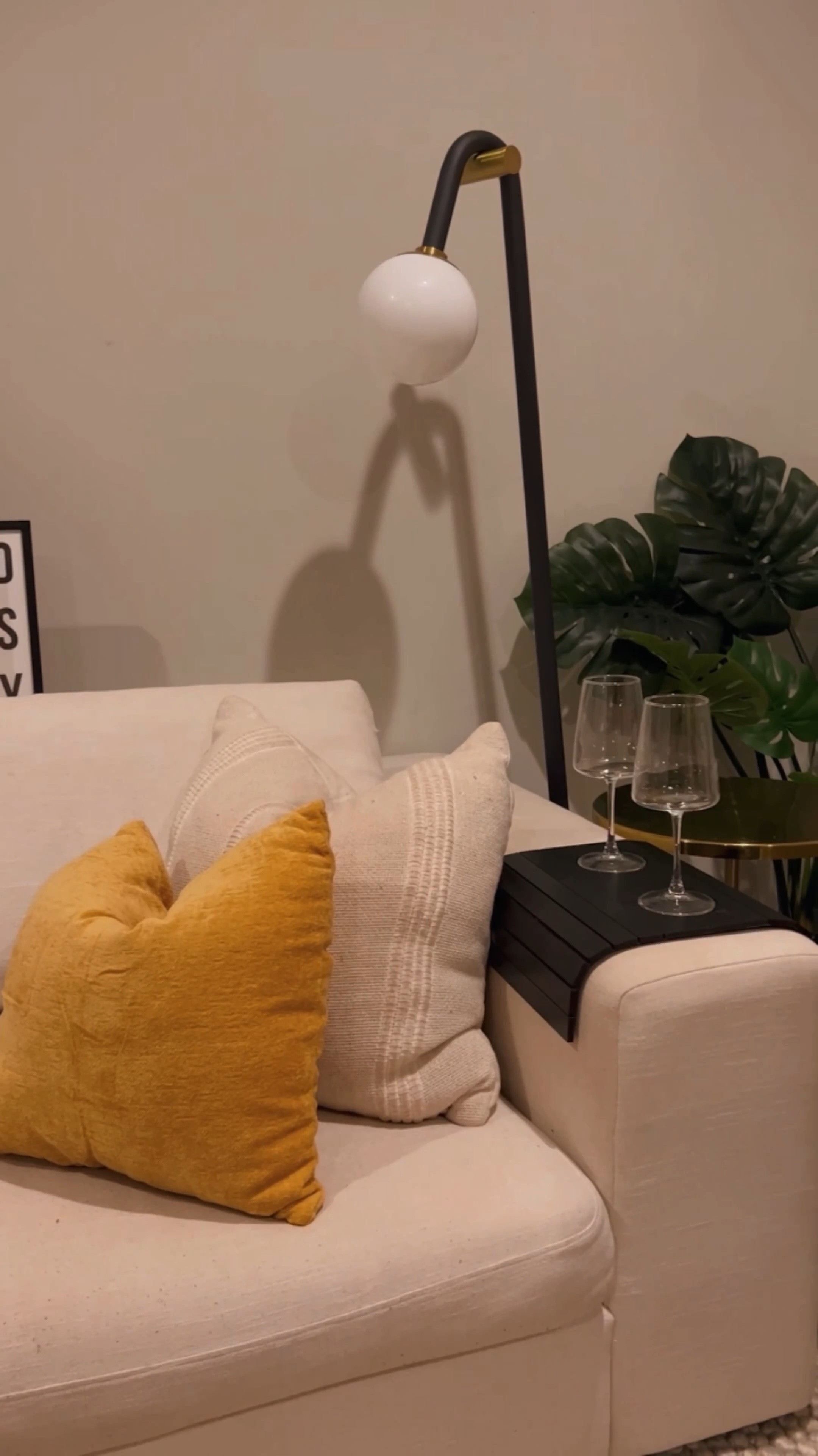 Fall home refresh with @walmart 🤎 Got a few items to make my home fall ready! Love #walmarthome for it’s affordable prices and wide range of items. Check them out 🤎 #walmart #sponsored
#walmartpartner
