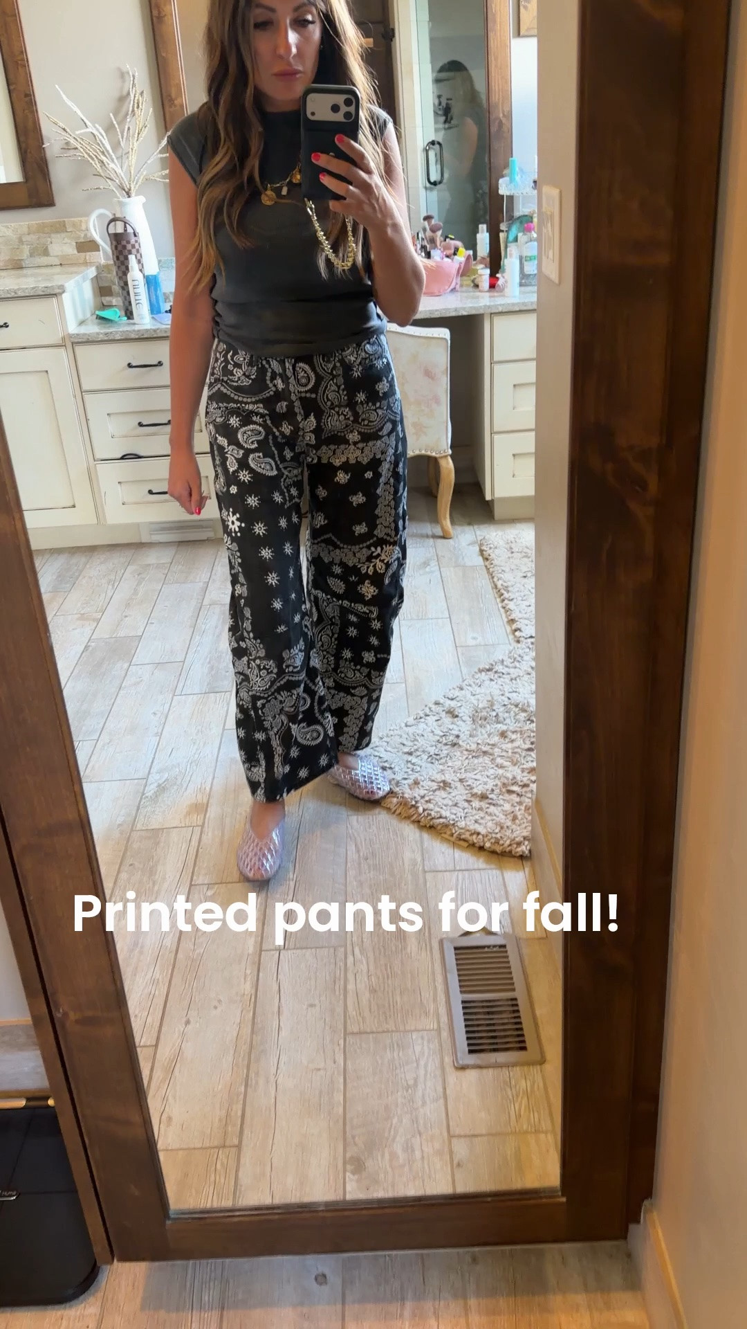 Bandana and paisley print pants for fall! 

I found an Amazon look for less too.

#LTKSeasonal #LTKmomlife