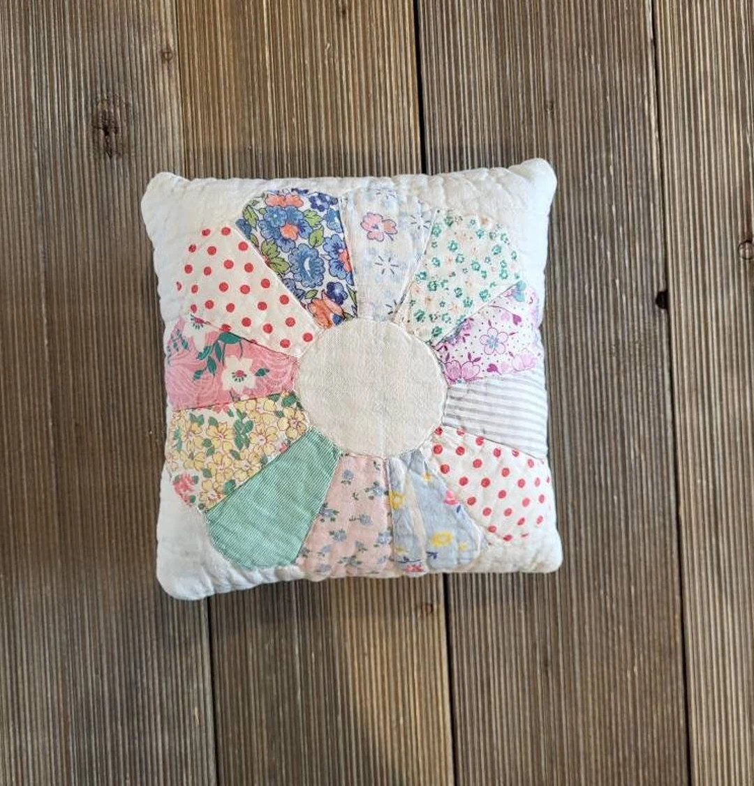 Vintage quilted pillow,small quilt pillow,Dresden Plate handquilted pillow,cabin pillow,feed sack... | Etsy (US)