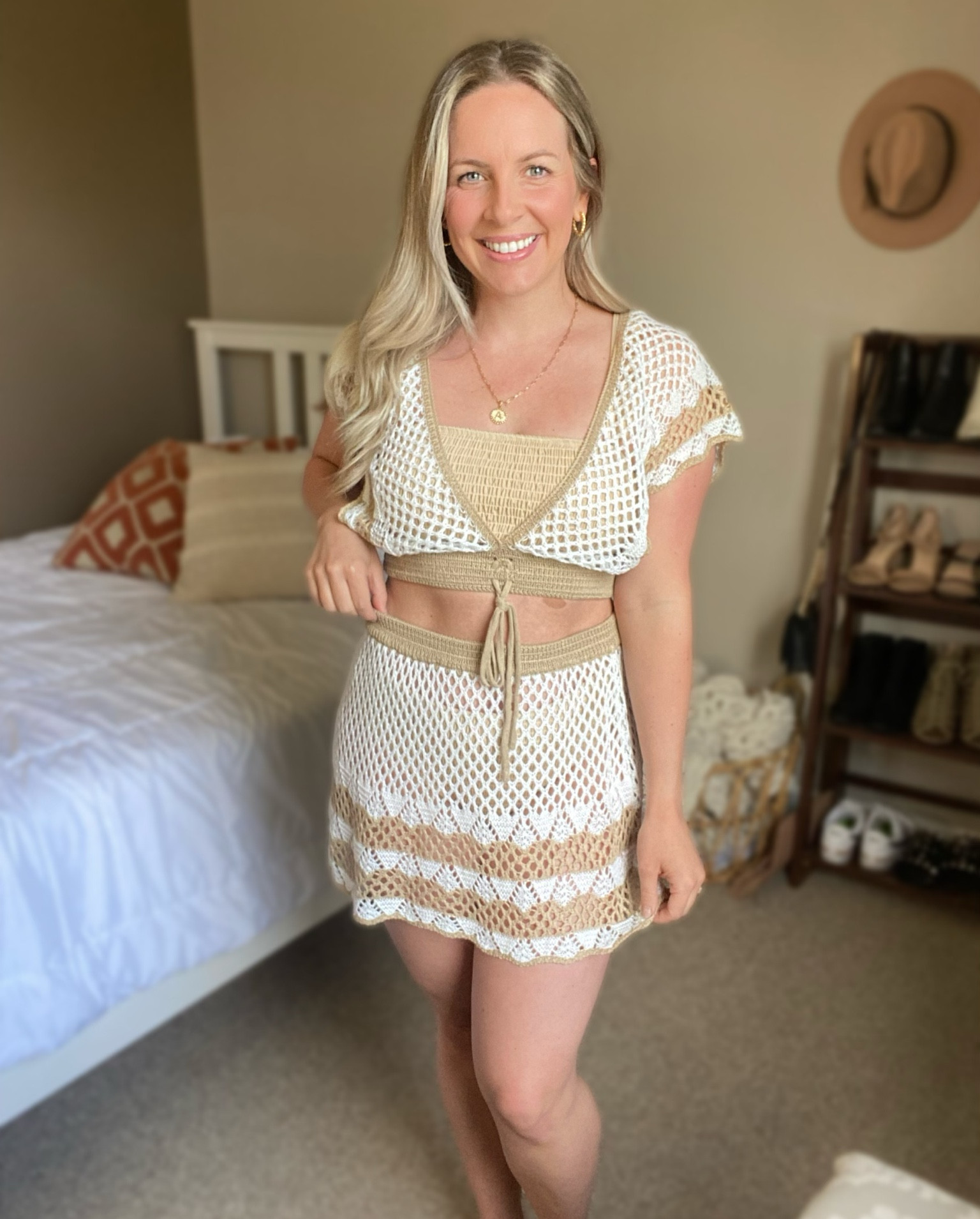 Women's 2 Piece Crochet Hollow Out Cover Up Set V Neck Backless Tie Front Beach Swimsuit cover up 

Suit cover up 
TONS of colors!

Size small, not tight at all, very flowy 

#LTKswim #LTKSeasonal