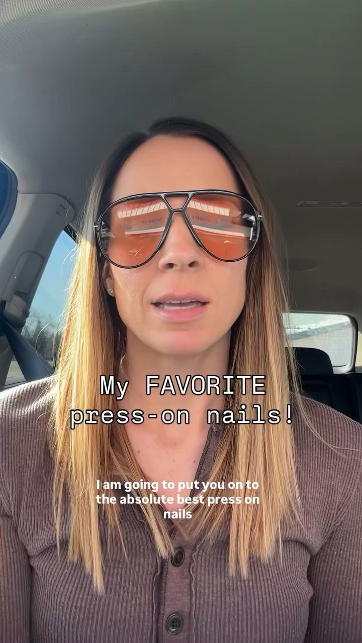 The BEST press-on nails!💅🏼

Comment NAILS for this exact set.

#nails #pressons #moms #beauty #diy