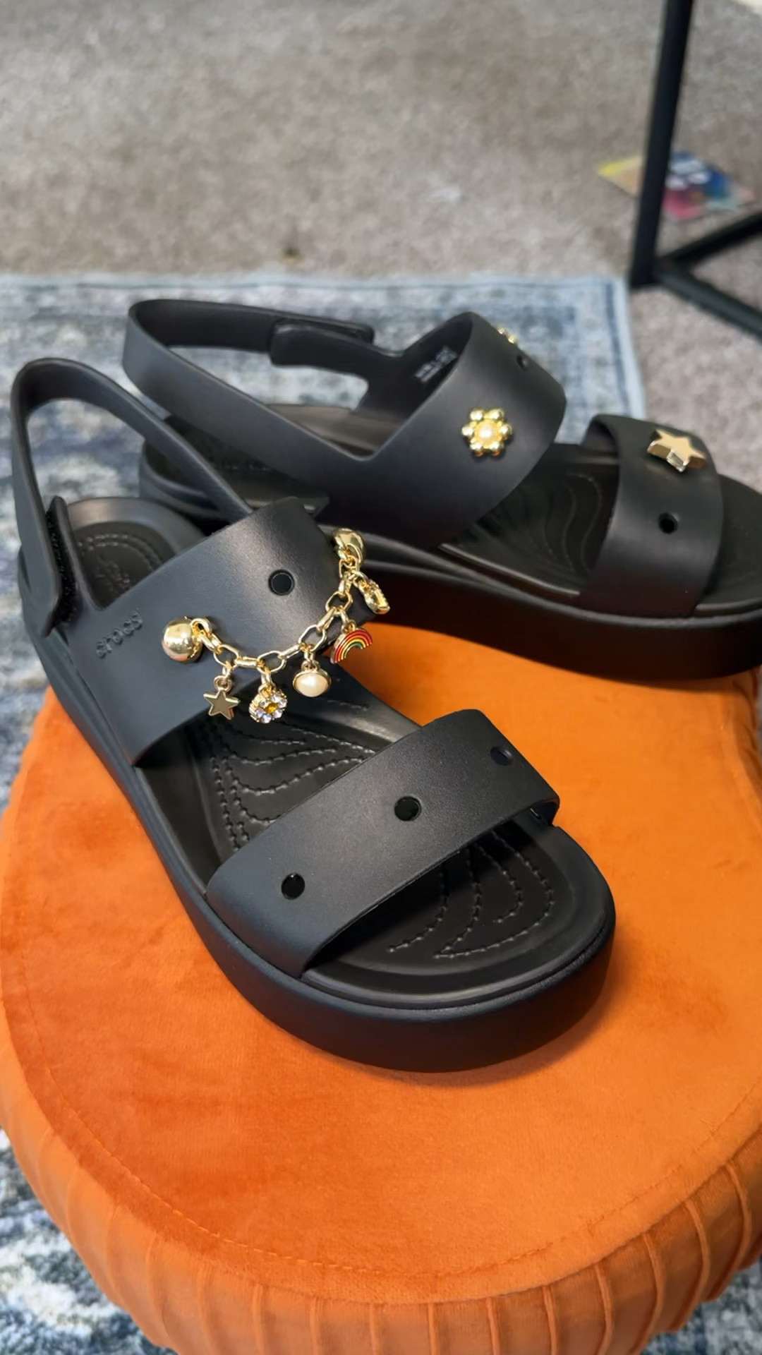 These are the Croc sandals they recently launched made popular but they added the option to add charms #crocs #sandals #crocsandals 