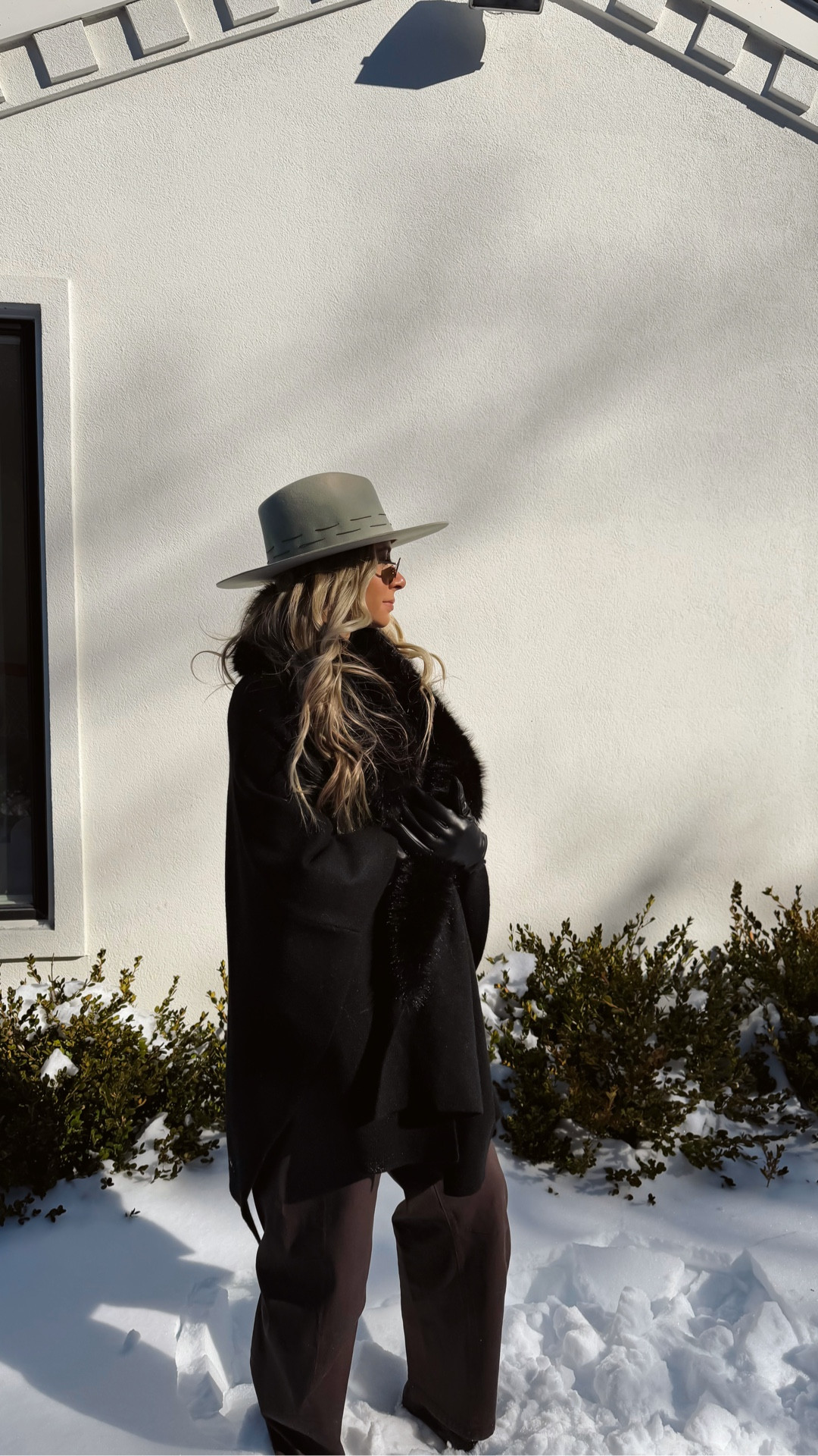 The perfect accessory to complete your winter ensemble! @Eric Javits
 #EricJavits
#ElegantStyle
#FallFashion
#ChicAccessories
#FashionStatement
#TimelessElegance
#ad
