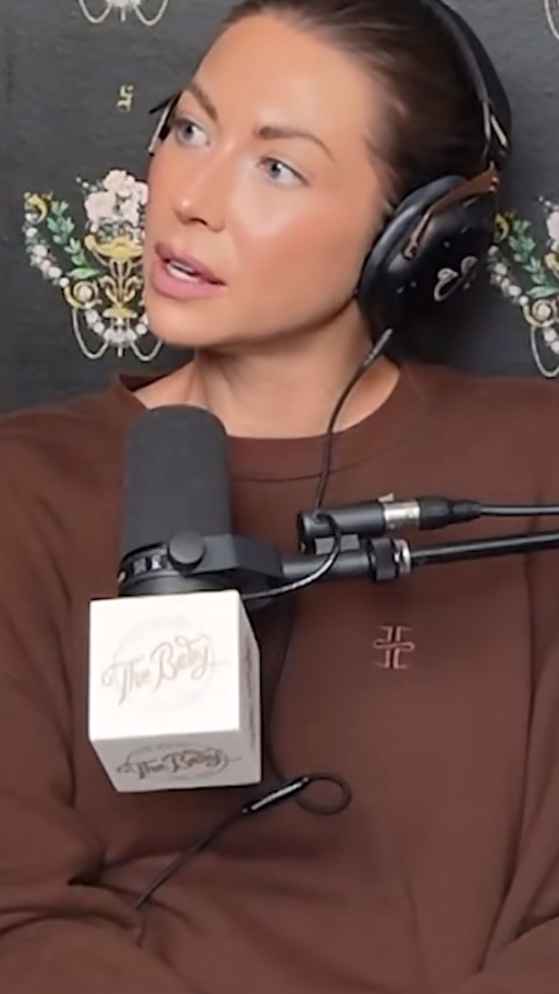 Get the look: Stassi’s brown matching set sweatpants and sweatshirt  

#LTKSaleAlert #LTKActive #LTKootd