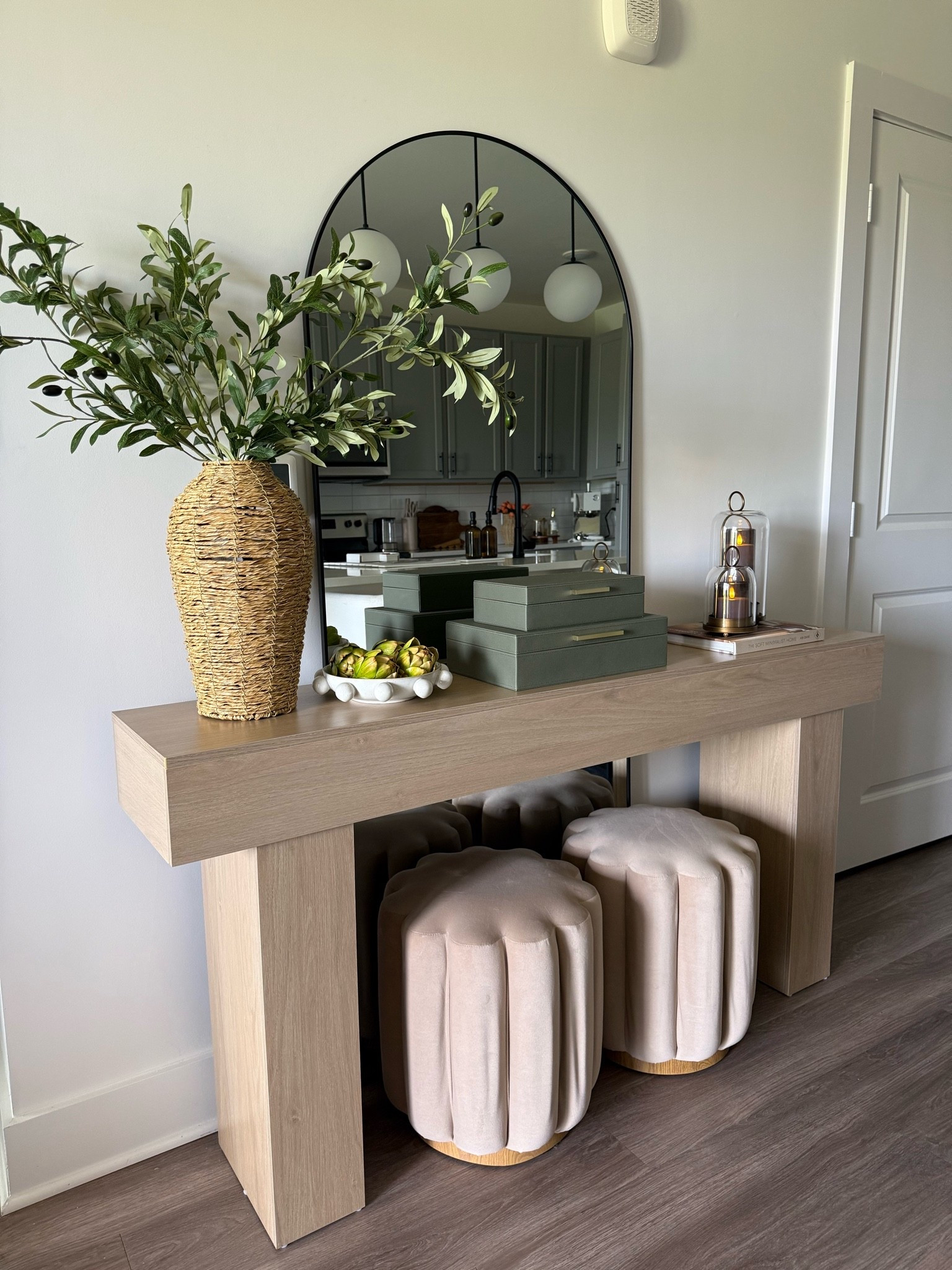 The price on this console table is SO good!! Love it paired with these cutie ottomans 👌

Console table styling, console table, summer decor, Amazon console table, Amazon home finds, Amazon home decor

#LTKHome #LTKSaleAlert
