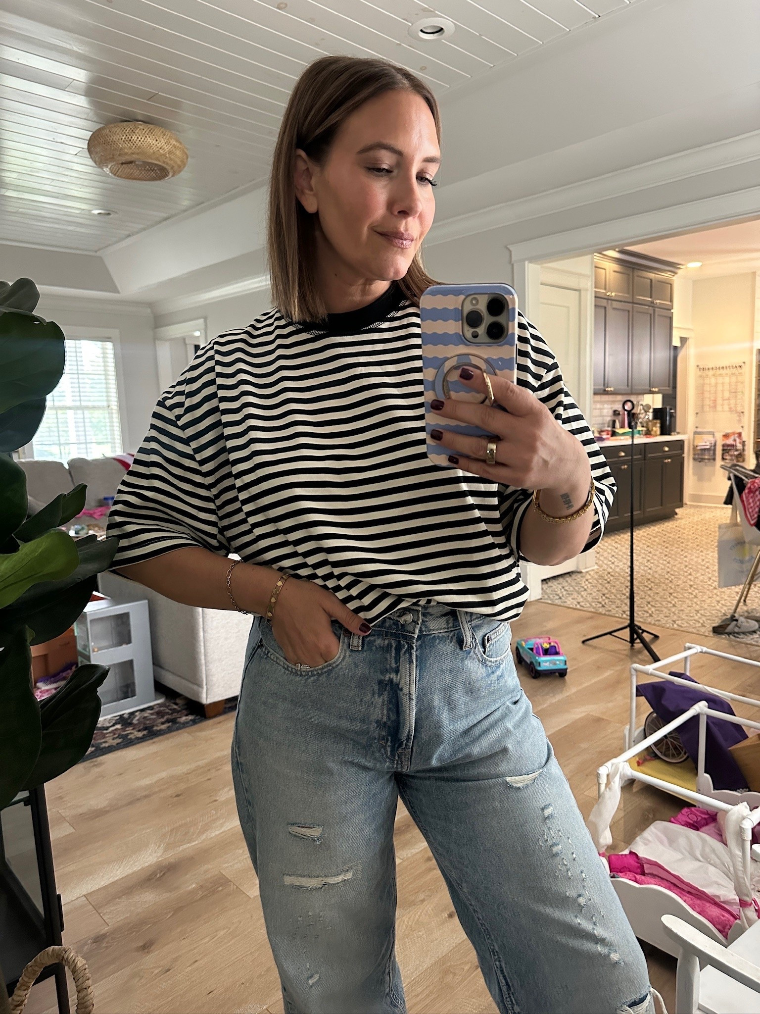 Super comfy OOTD 🤍 I have this shirt in 3 colors I love it!!

#LTKootd