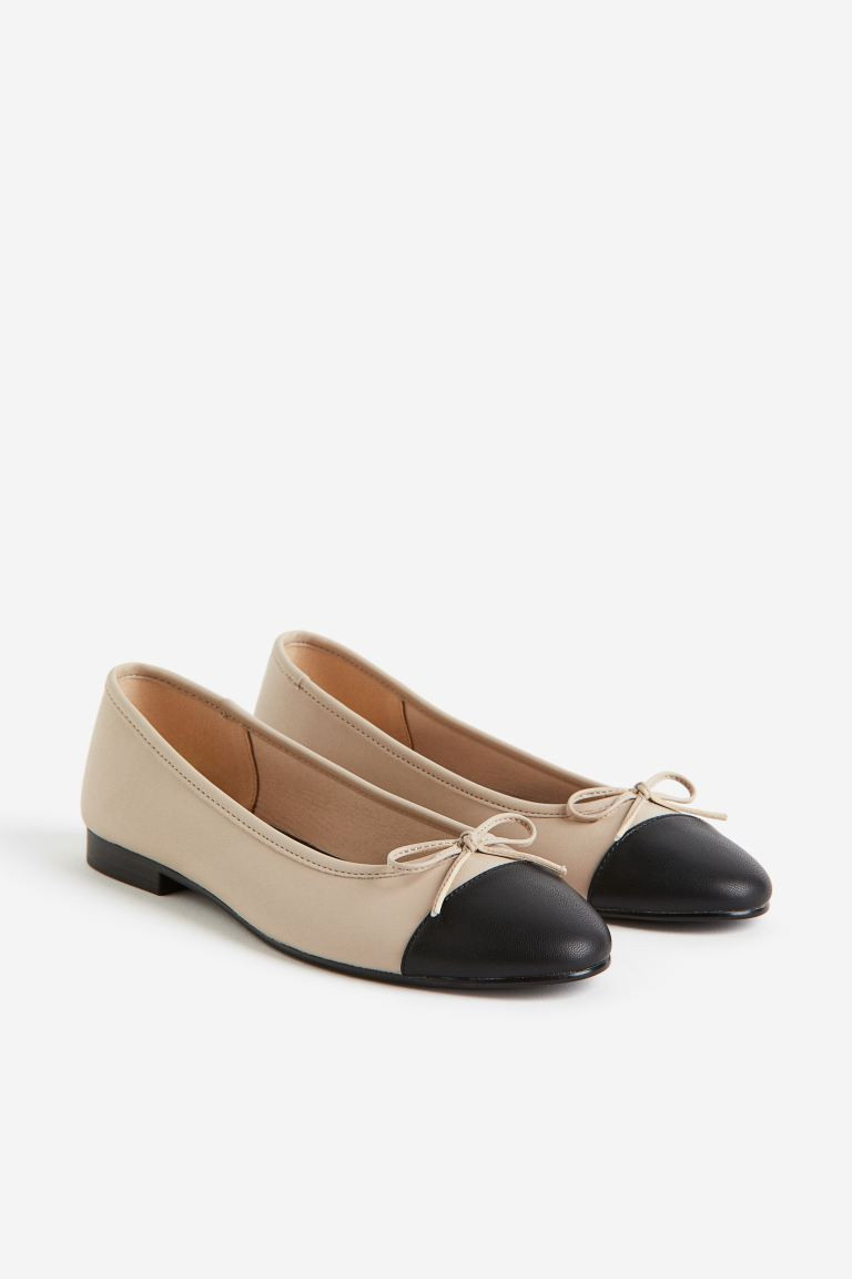 Ballet pumps - Beige/Black - Ladies | H&M GB | H&M (UK, MY, IN, SG, PH, TW, HK)