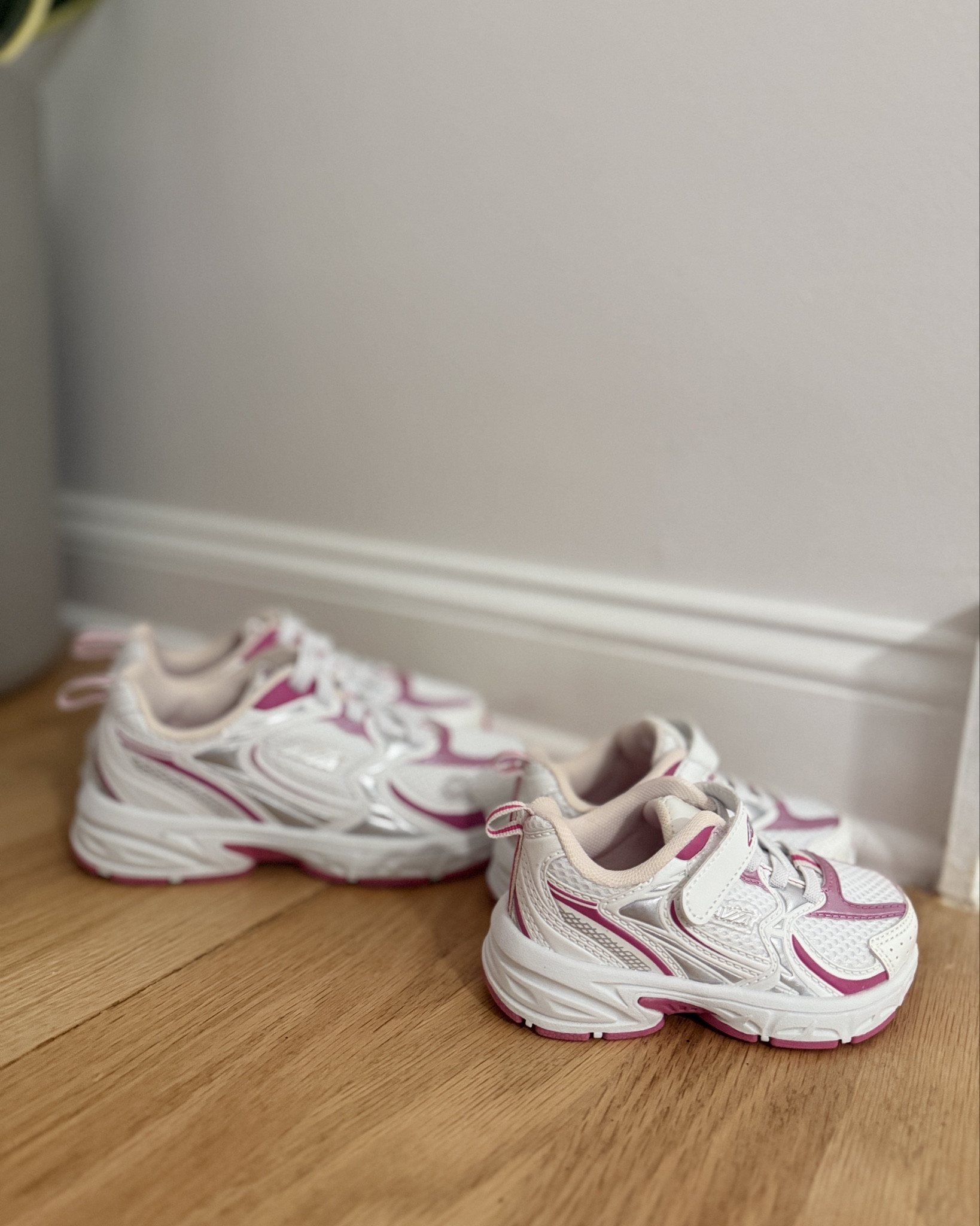 These shoes for littles — 1000/10!! And only $20!! 💕