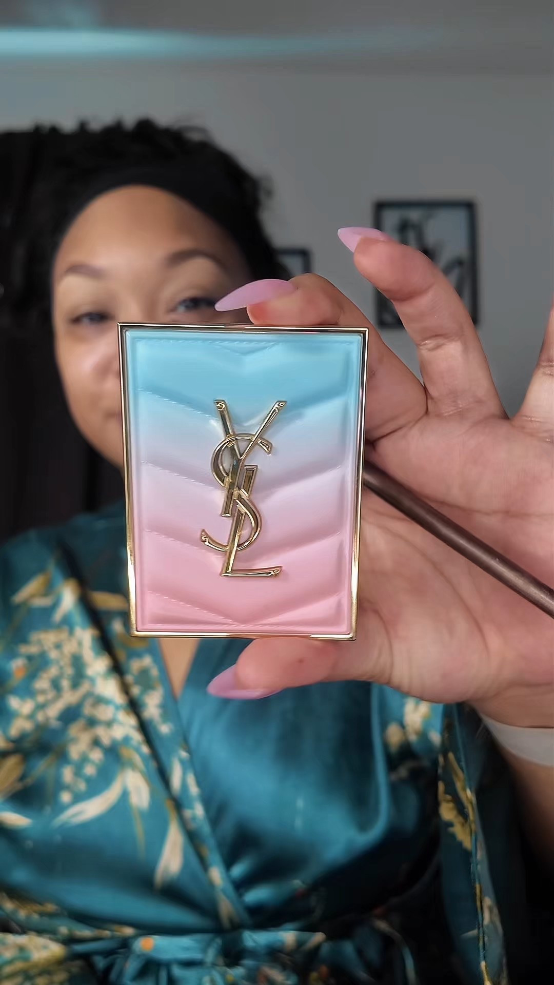 Pulling a different makeup item every time I put on face! 💋

#LTKgrwm #LTKselfcare #LTKBeauty