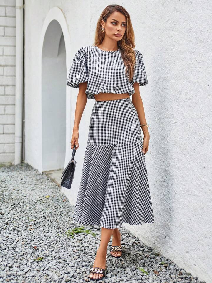 SHEIN Privé Gingham Print Puff Sleeve Crop Blouse & Mermaid Hem Skirt | SHEIN