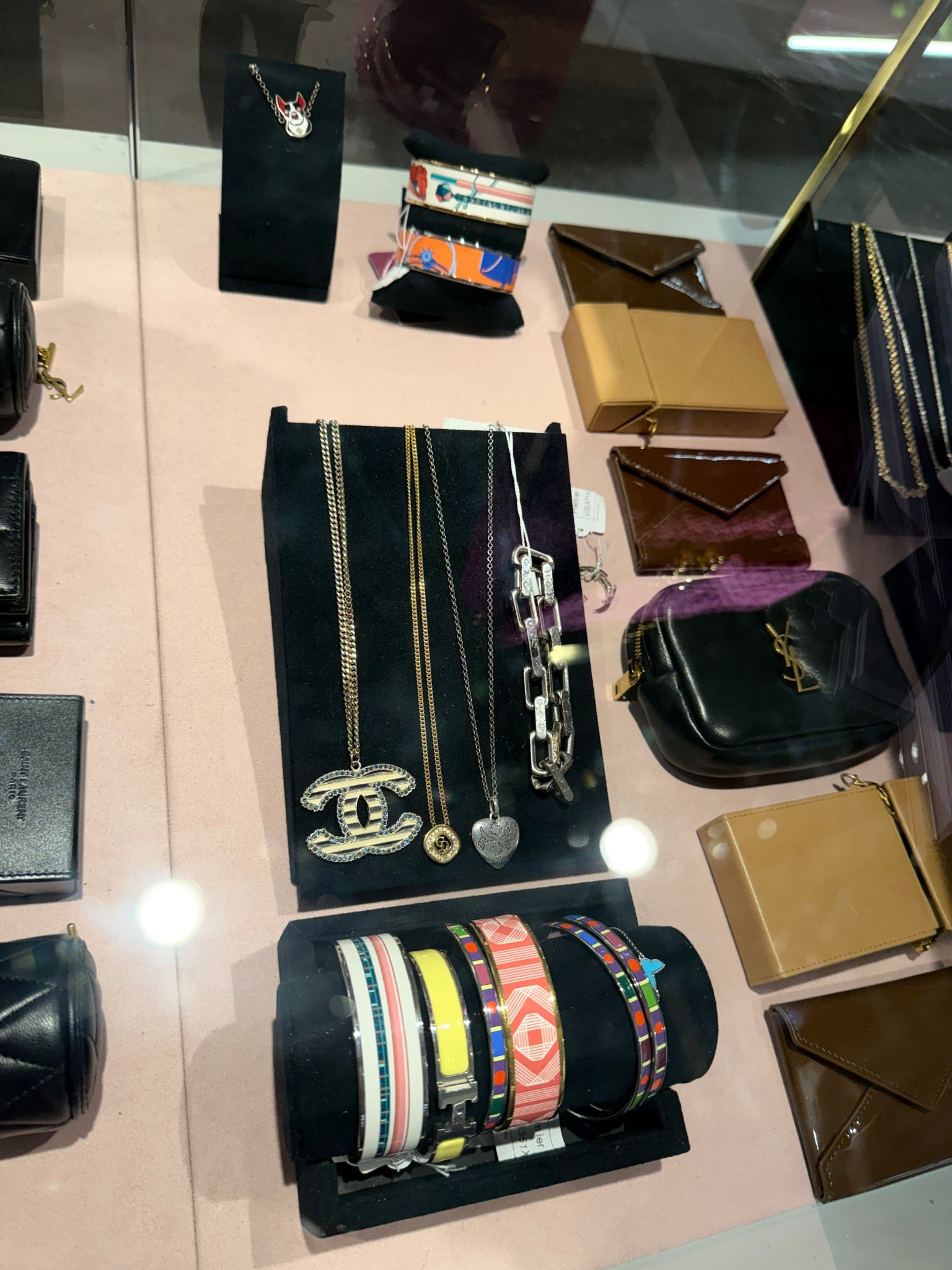 #ad @vivrelle #vivrelle 🖤✨ Use Code: LisaDuncan for your first month free 🥰 Vivrelle is a membership club that lets you access the closet of your dreams for a flat monthly membership fee! As a Vivrelle member you can carry a Chanel one month and a Fendi the next- the options are endless and you can always experience luxury on your terms! 💋

#LTKOver40 #LTKgrwm #LTKdayinmylife