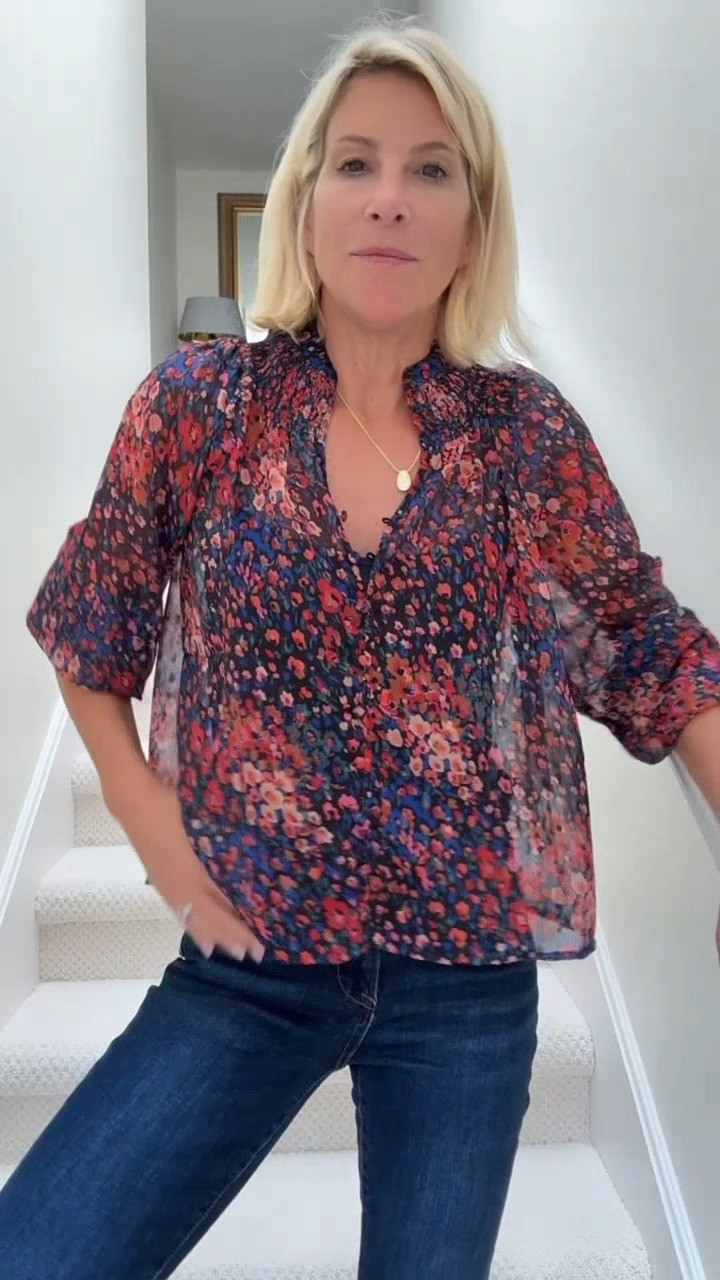 The second the weather cools off, I’m mentally in fall mode. Slim jeans, a pretty blouse, and one of those outfits that makes this grandma feel cute enough to start planning where I’m wearing it — New York might just be first. 

 #LTKdayinmylife #LTKgrwm #LTKootd