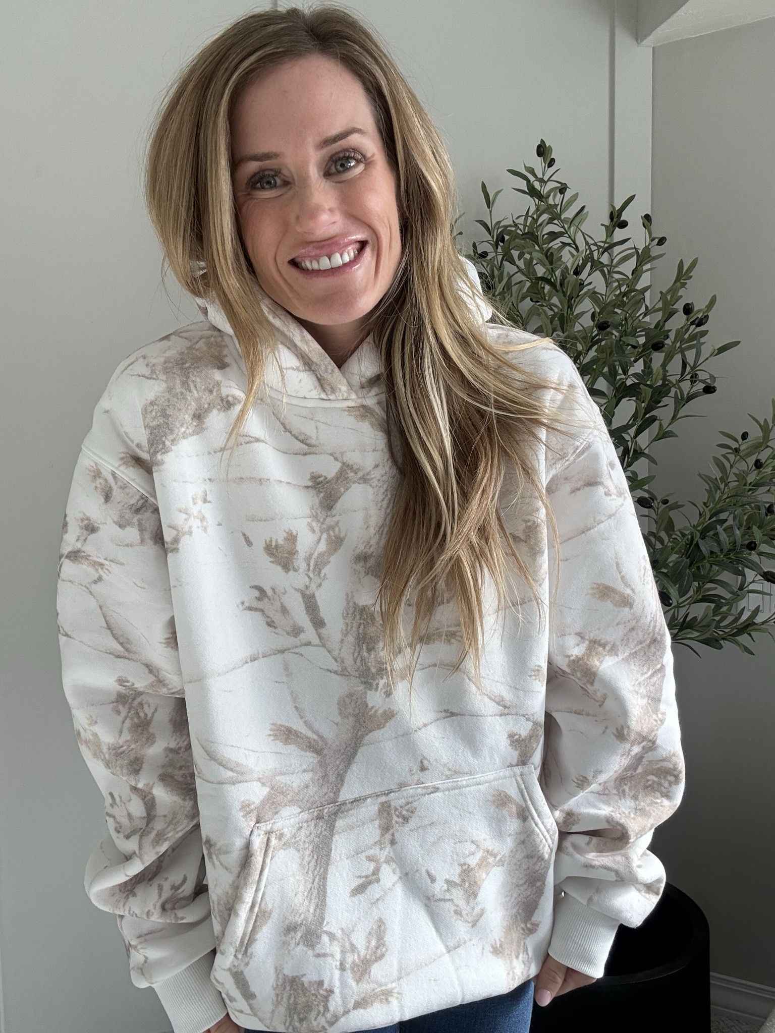 Wearing size XS 
Airplane hoodie
Comfrt sweatshirt 
Travel hoodie
Comfrt 

#LTKootd #LTKTravel #LTKmomlife