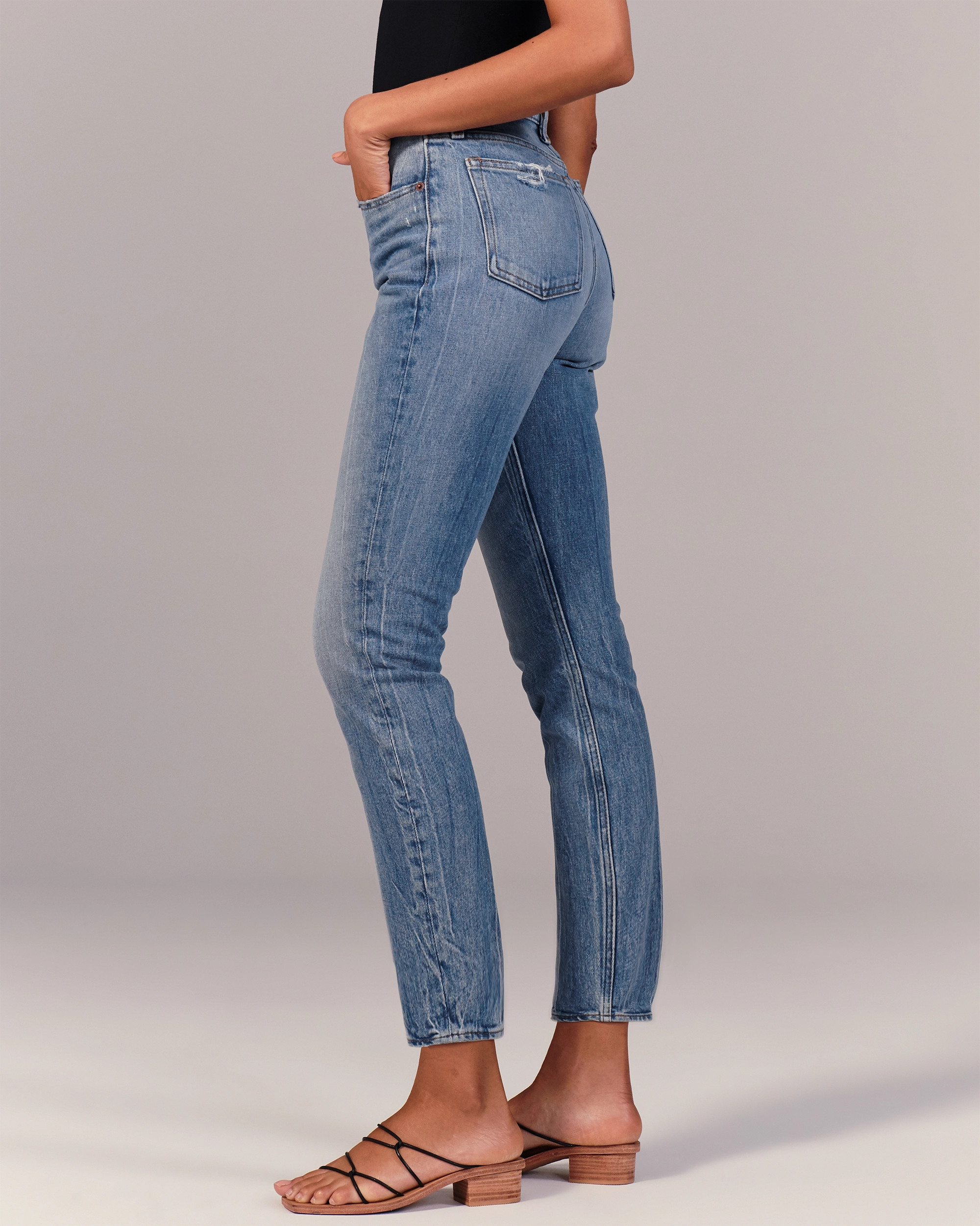 High Rise Mom Jeans | Abercrombie & Fitch (US)