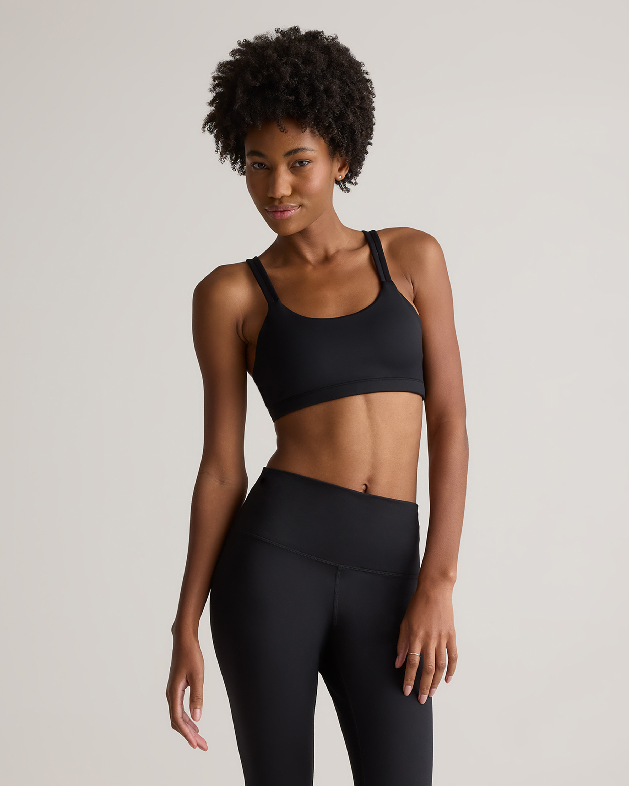 Quince | Women's Ultra-Form Scoop Neck Strappy Bra in Black, Size Medium, Nylon/Spandex | Quince