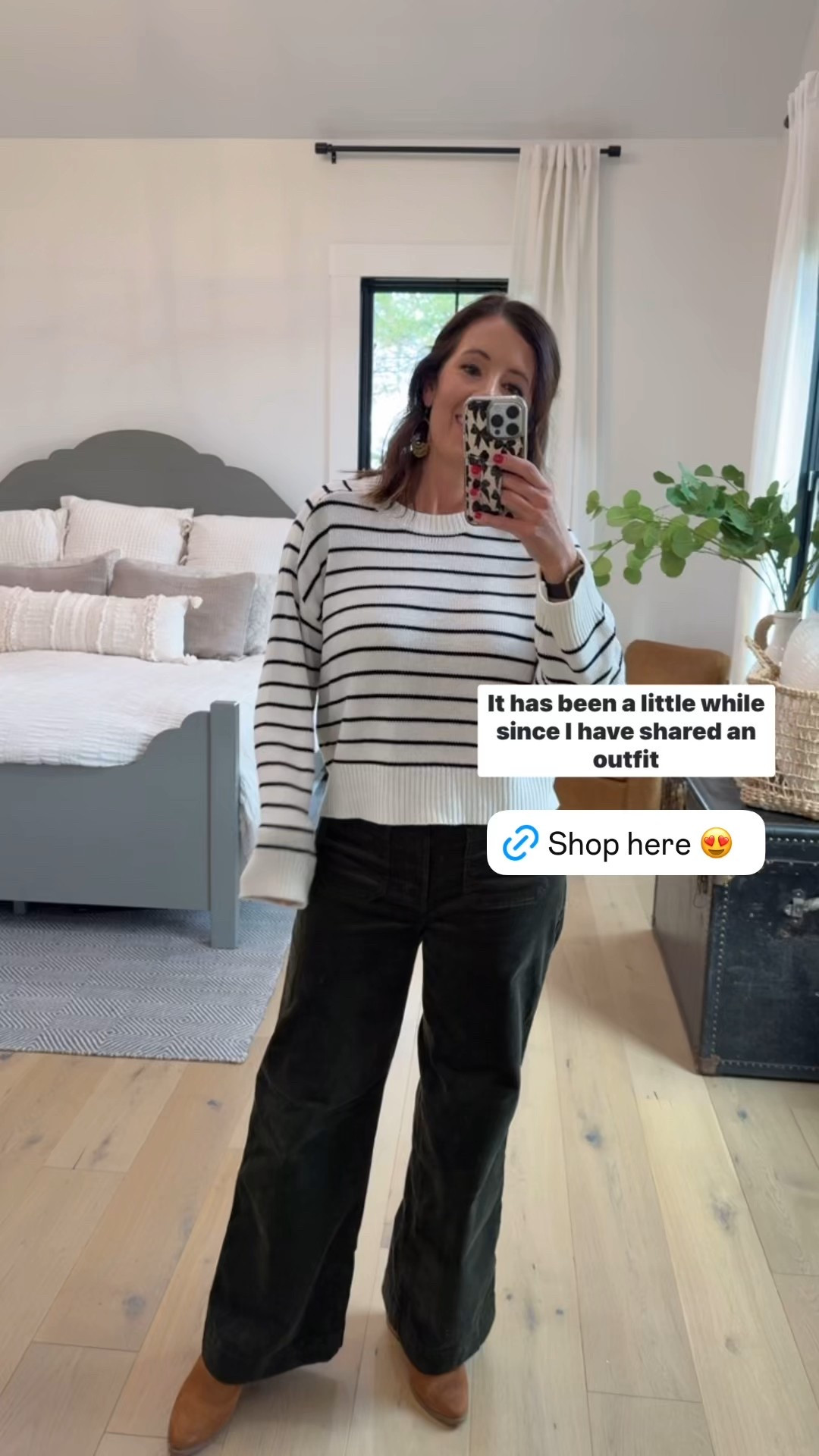 The best, most flattering wide leg pants! I have 2 colors and they’re 50% off tonight plus an extra 15% at checkout! I sized down one size for the best fit! 

#momstyle #winteroutfit #falloutfit #loft @loft

#LTKSaleAlert #LTKStyleTip #LTKOver40