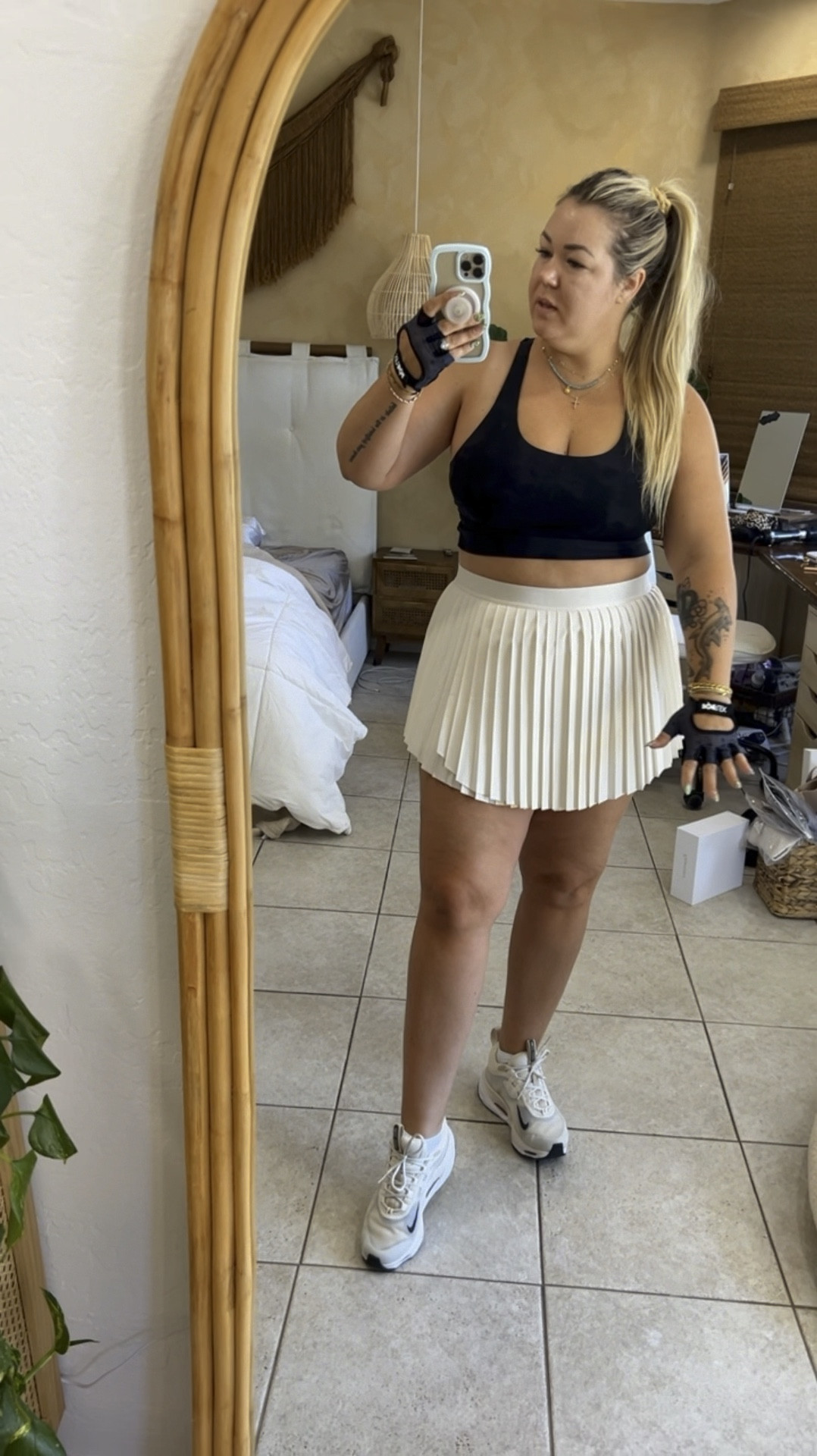 Love my new skirt and gloves for working out and wearing around town! 
📏 I’m 5’4” / 3233 pant / size 14/16 / XL
📏 sports bra XL
📏 skort XL
👟 tts

#LTKMidsize #LTKActive #LTKFindsUnder50