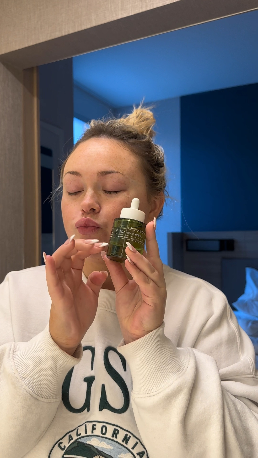 moving / travel vlog / airport GRWM! I don’t wear makeup on the airplane normally (especially long flights like this one) but I always make sure I do all my skincare because my skin always gets so dry. I’ve been loving this velvet skin serum by korres lately + the Tula eye balm. Also linked my Beis convertible in chocolate! Wearing an XL in the Big Sur crew, a L in the skims top & XL in the Sherpa jacket. 

#LTKstyletip #LTKmidsize #LTKtravel