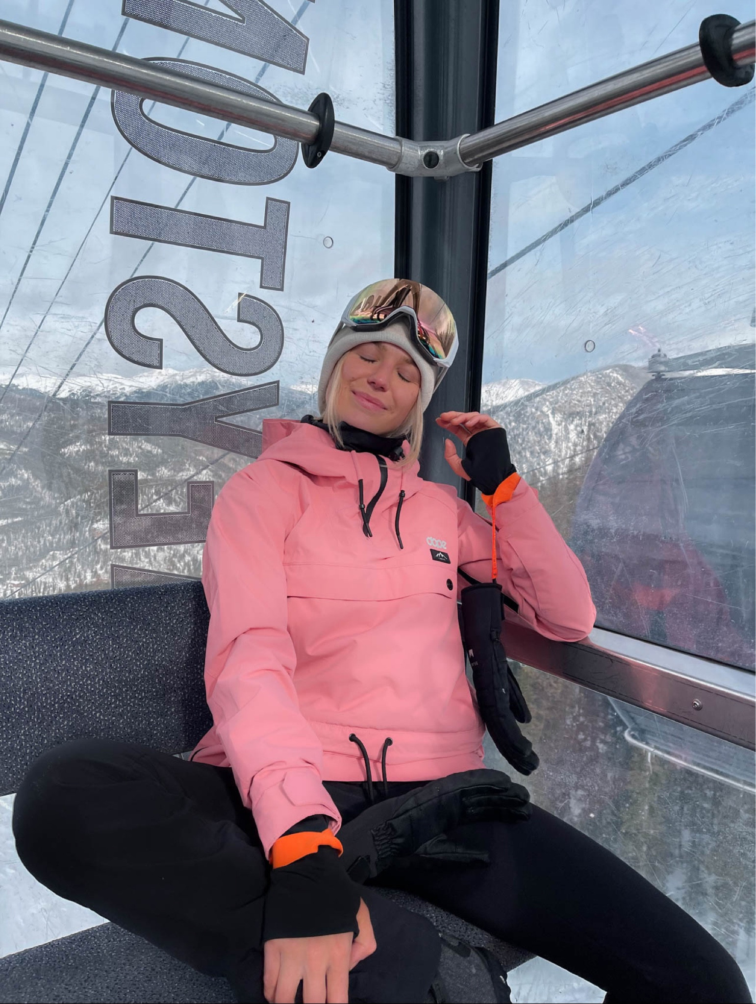 Jacket: dope snow
Snow pants: north face linked size XS 
Hat: linked similar 
Goggles: SMITH linked 

#LTKGiftGuide #LTKSeasonal #LTKsalealert