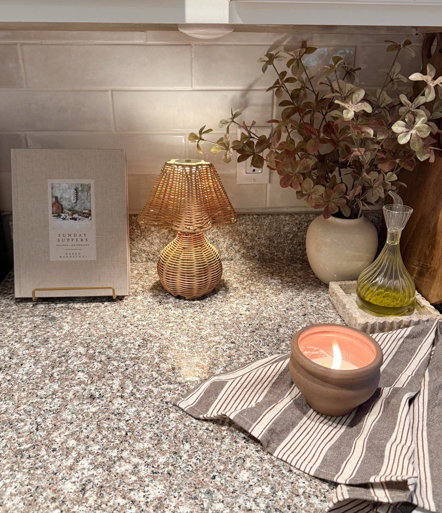 Cozy little kitchen corner ready for fall!

#LTKSeasonal #LTKHome #LTKSaleAlert