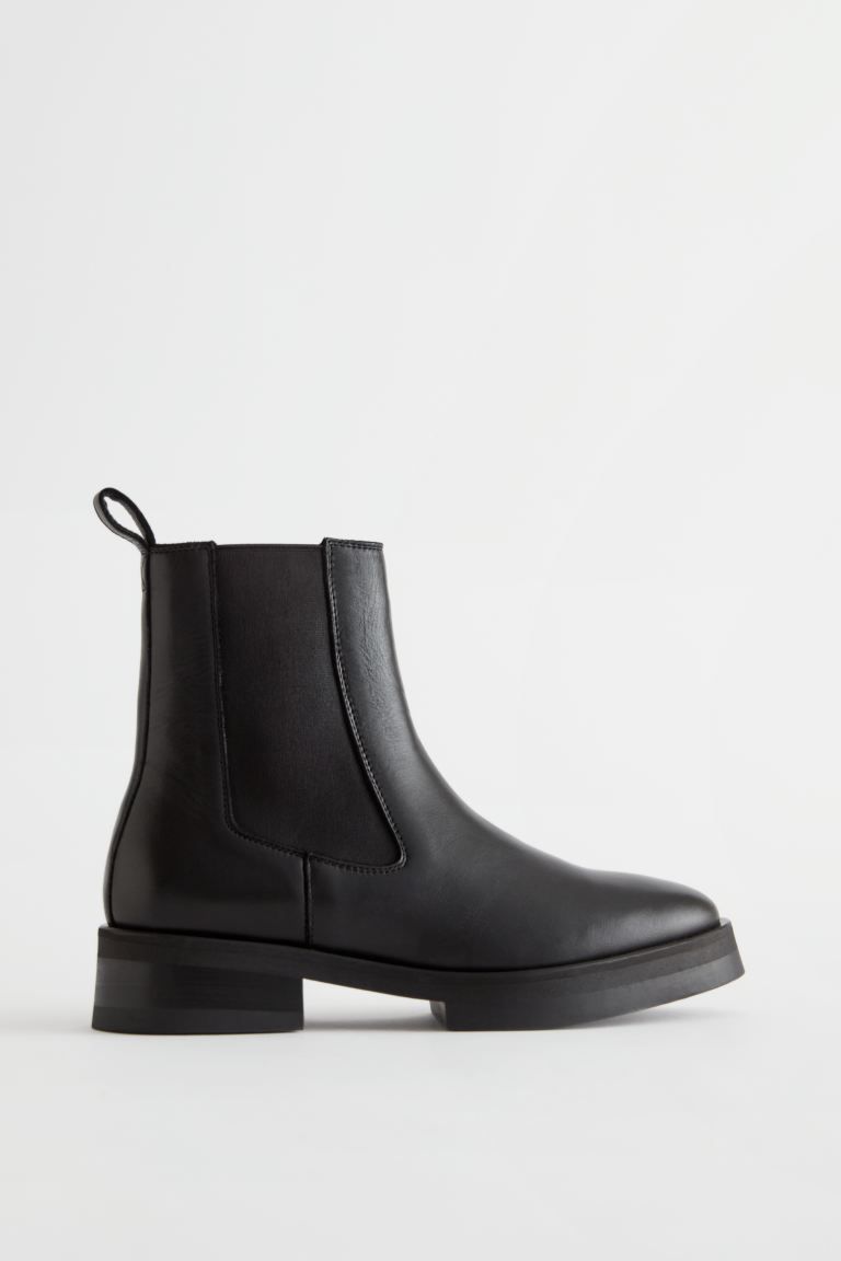 Chunky Sole Chelsea Boots - Black - Ladies | H&M GB | H&M (UK, MY, IN, SG, PH, TW, HK)