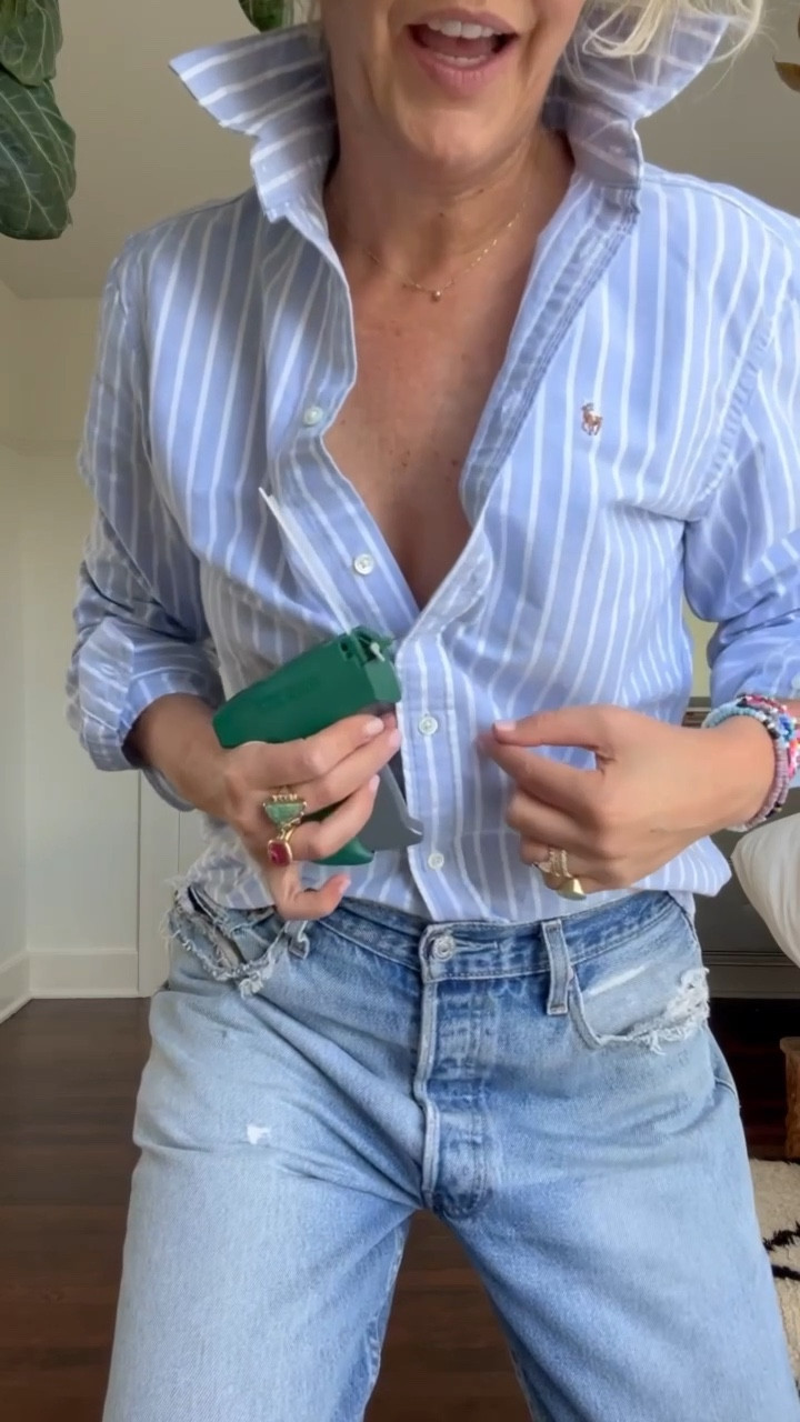 When you want your shirt open but not toooo open 😉 here’s your solution and comes with black and white mini stitch

Jeans are Levi’s vintage 501’s 

#LTKstyletip #LTKover40