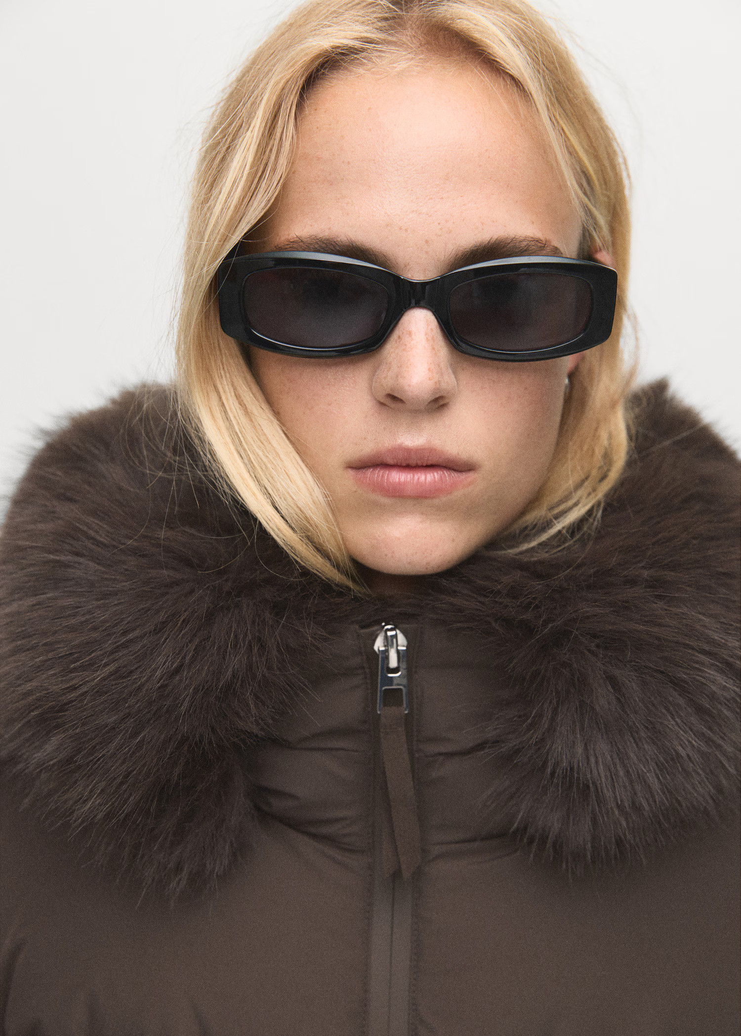 Gepolsterter Anorak mit Kapuze und Pelzoptik - Damen | MANGO Österreich | Mango EU