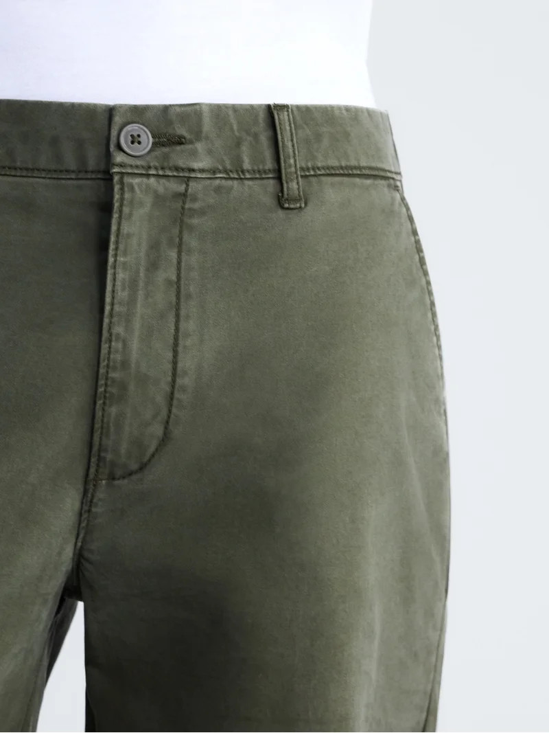 Free Assembly Men's Loose Fit Straight Leg Chino Pants, Waist Sizes