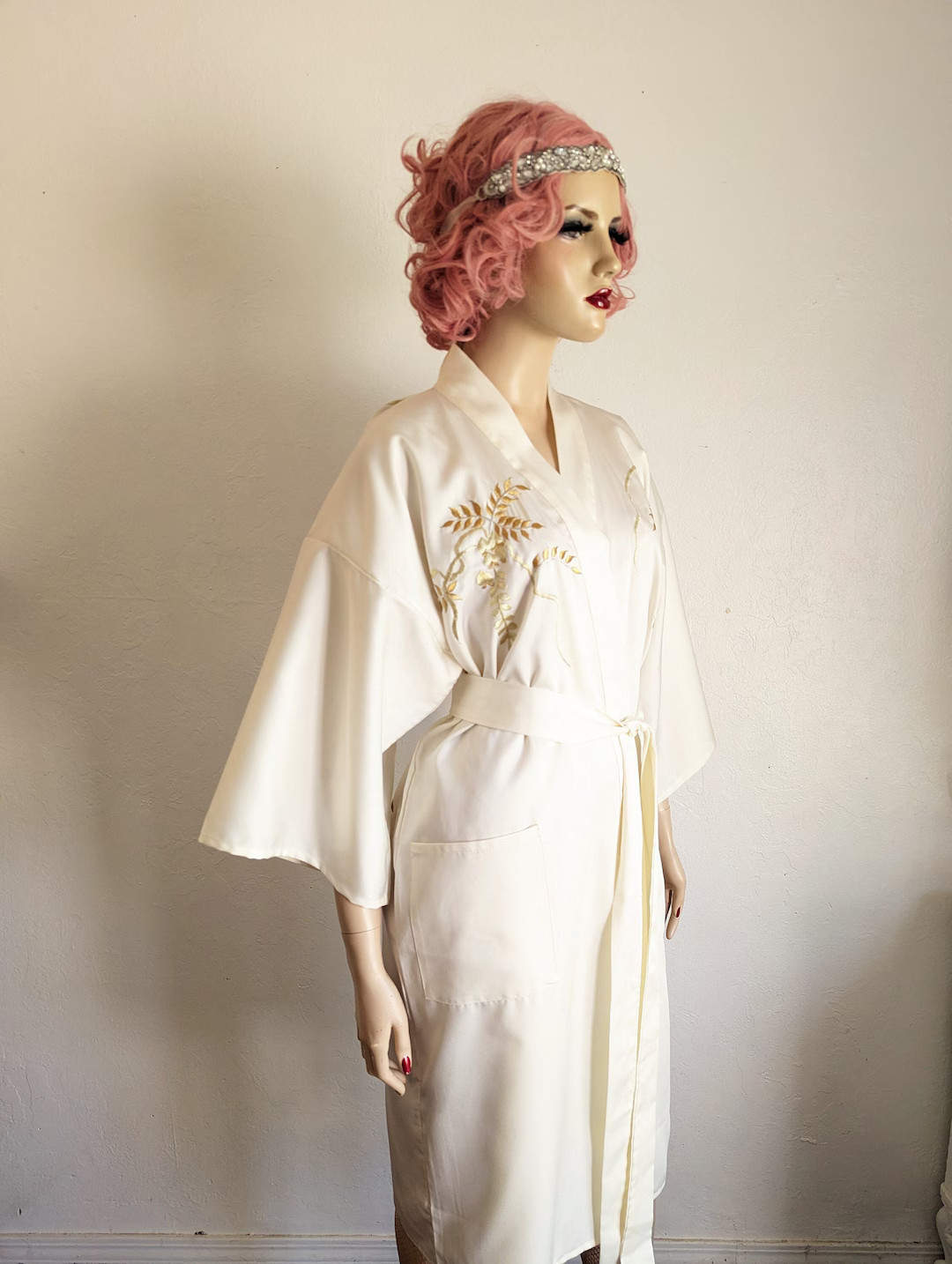 1970's Japanese Ivory and Gold Leaf Kimono Small - Etsy | Etsy (US)