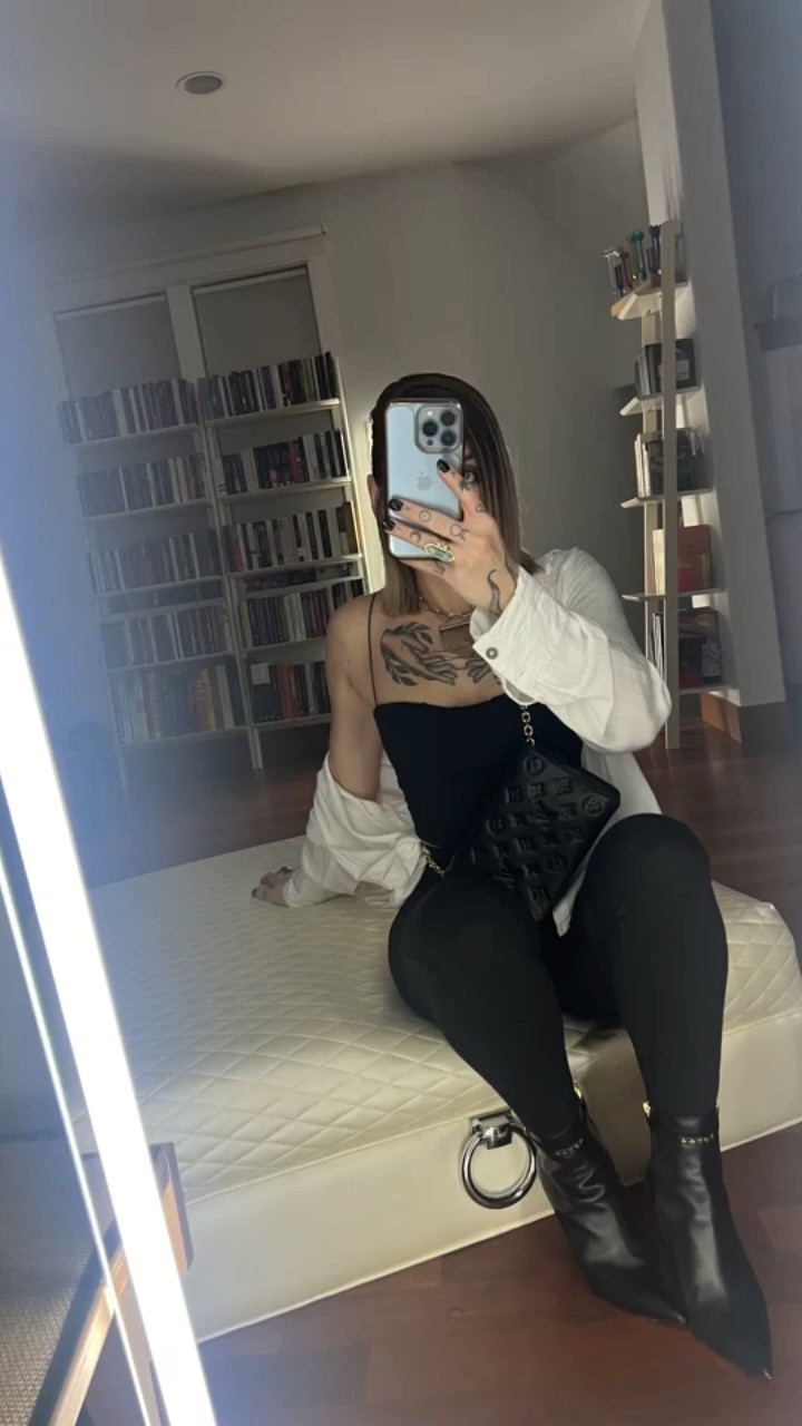 🤍🖤 Bag and shoes are @louisvuitton

#LTKstyletip #LTKshoecrush