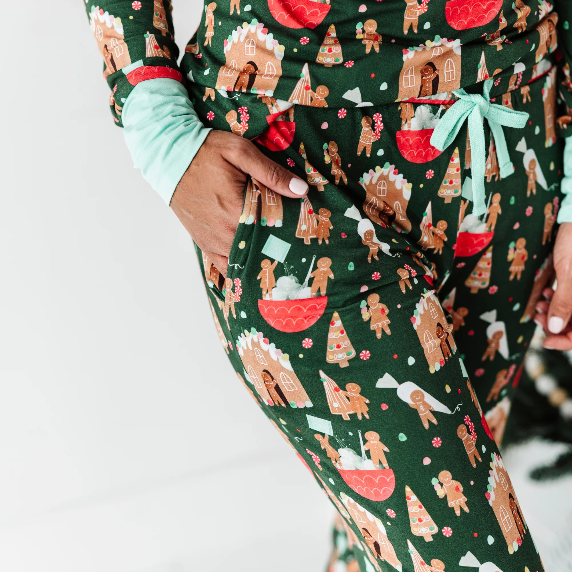 Baking Spirits Bright Mama Lounge Jogger Set | Kiki + Lulu