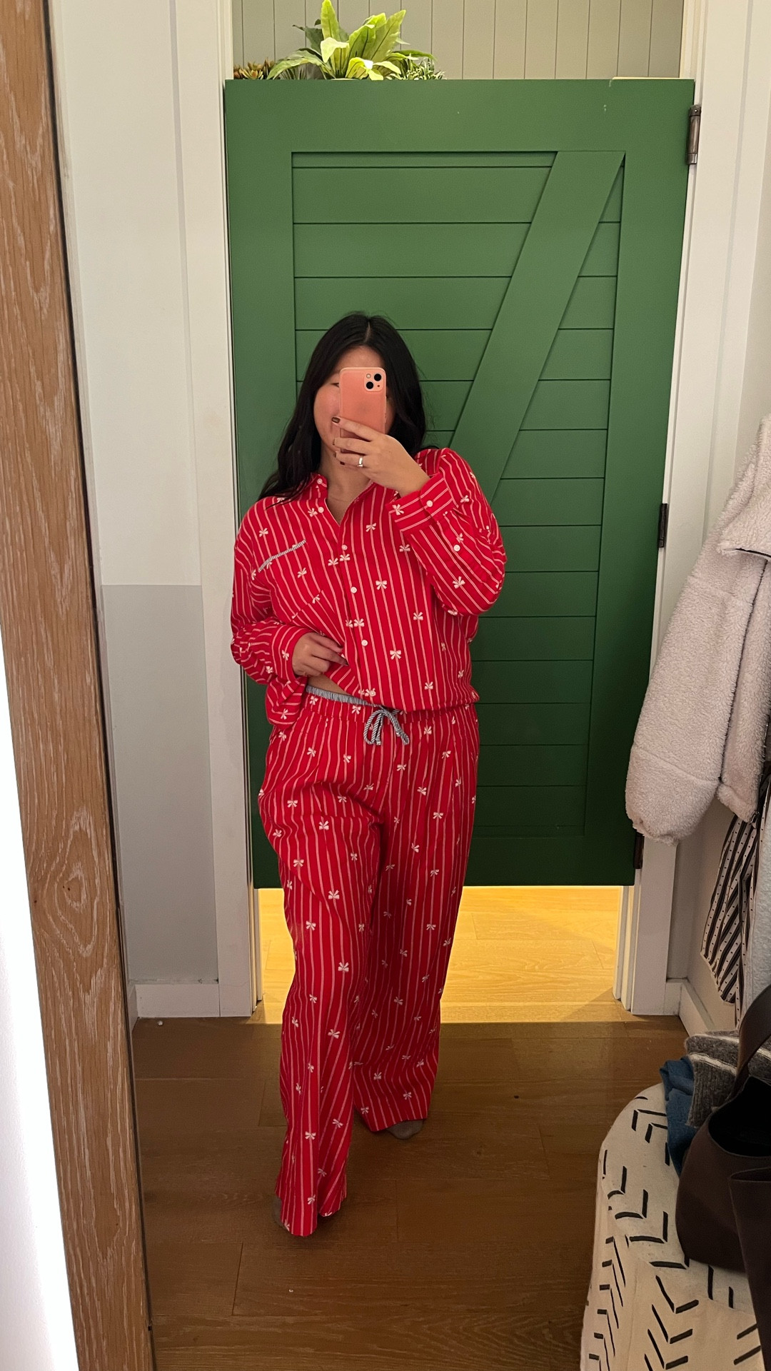 Try on some of Aerie’s NEW pjs and loungewear for the holidays with me ❤️

#LTKHoliday #LTKCyberWeek #LTKSaleAlert