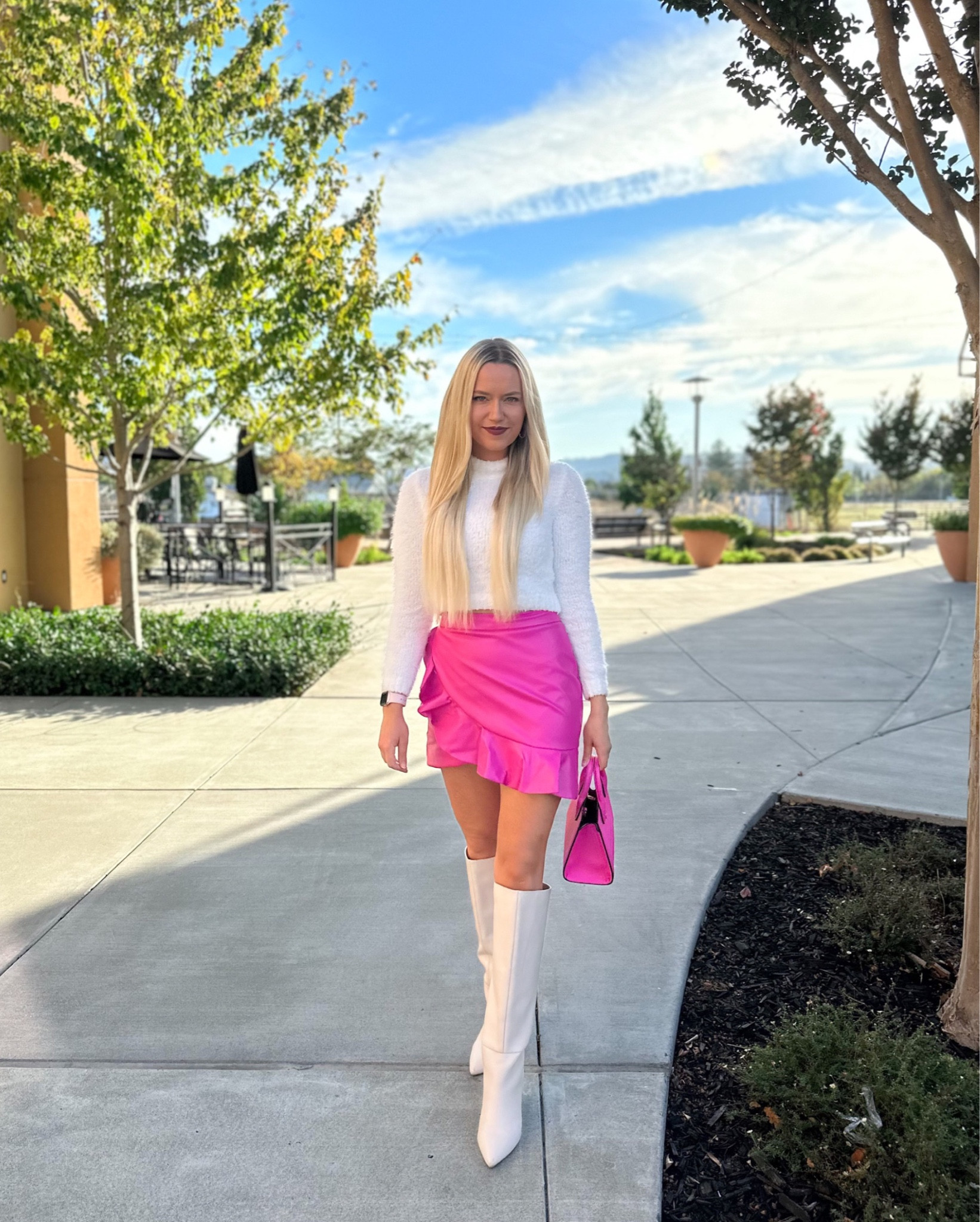 Love this cute pink faux leather miniskirt for fall! Sweater is a sold-out piece from Zara, but linking dupes below.

Faux Leather | Vegan Leather | Mini Skirt | Ruffles | Pink | Knee High Boots | Leather Boots

#LTKSeasonal