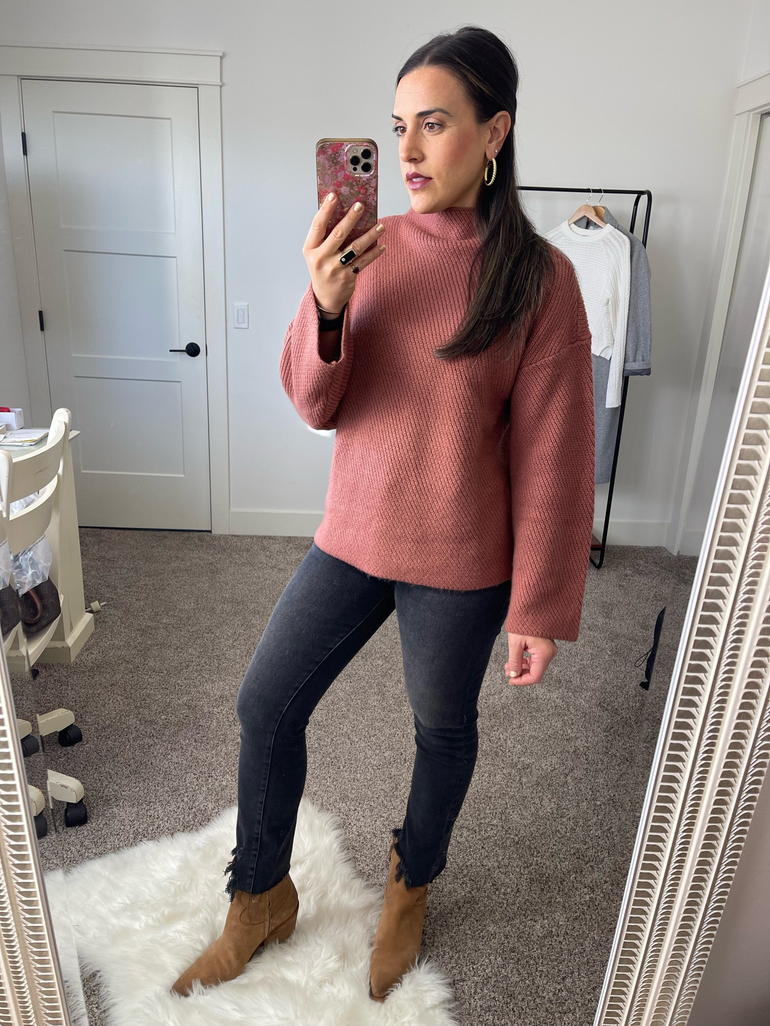 Fall style | washed black jeans | Good American | Darling, society | fall hues | western style booties | Sam Edelman | browns and blacks | autumn fashion | cozy style | chunky knit sweater |

Sweater fits tts. Size small
Jeans fit tts. Size 26
Booties I sized up .5. (Wide feet)

#LTKsalealert #LTKworkwear #LTKfindsunder100