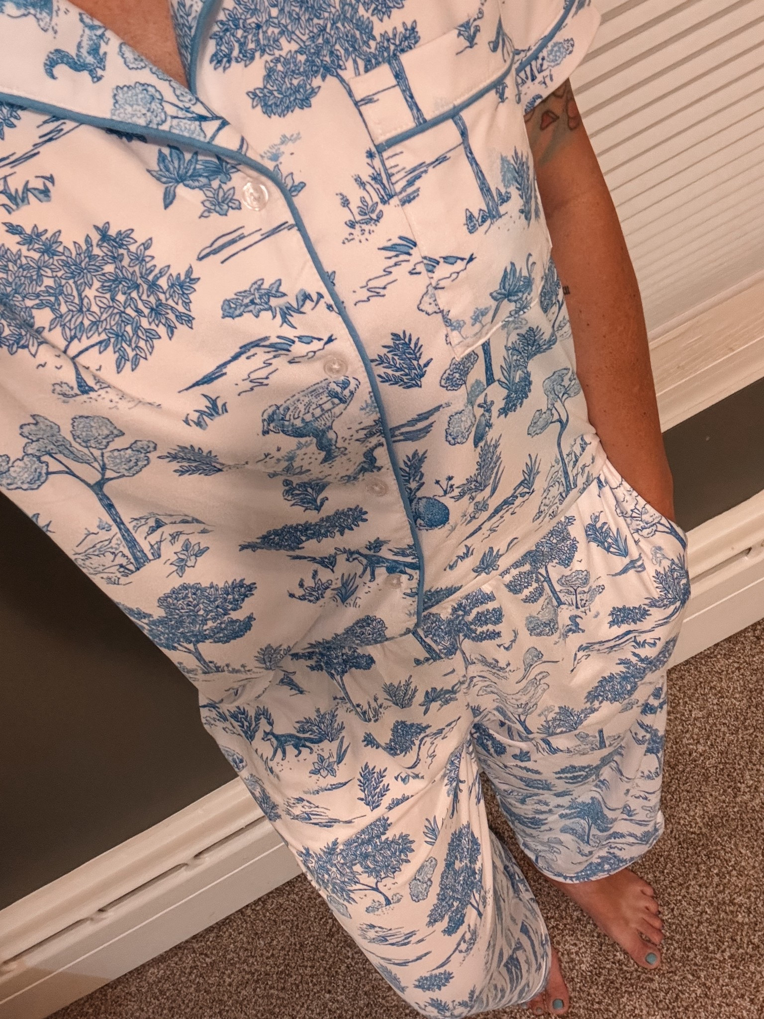 Walmart pajamas 
Joyspun pajama set 