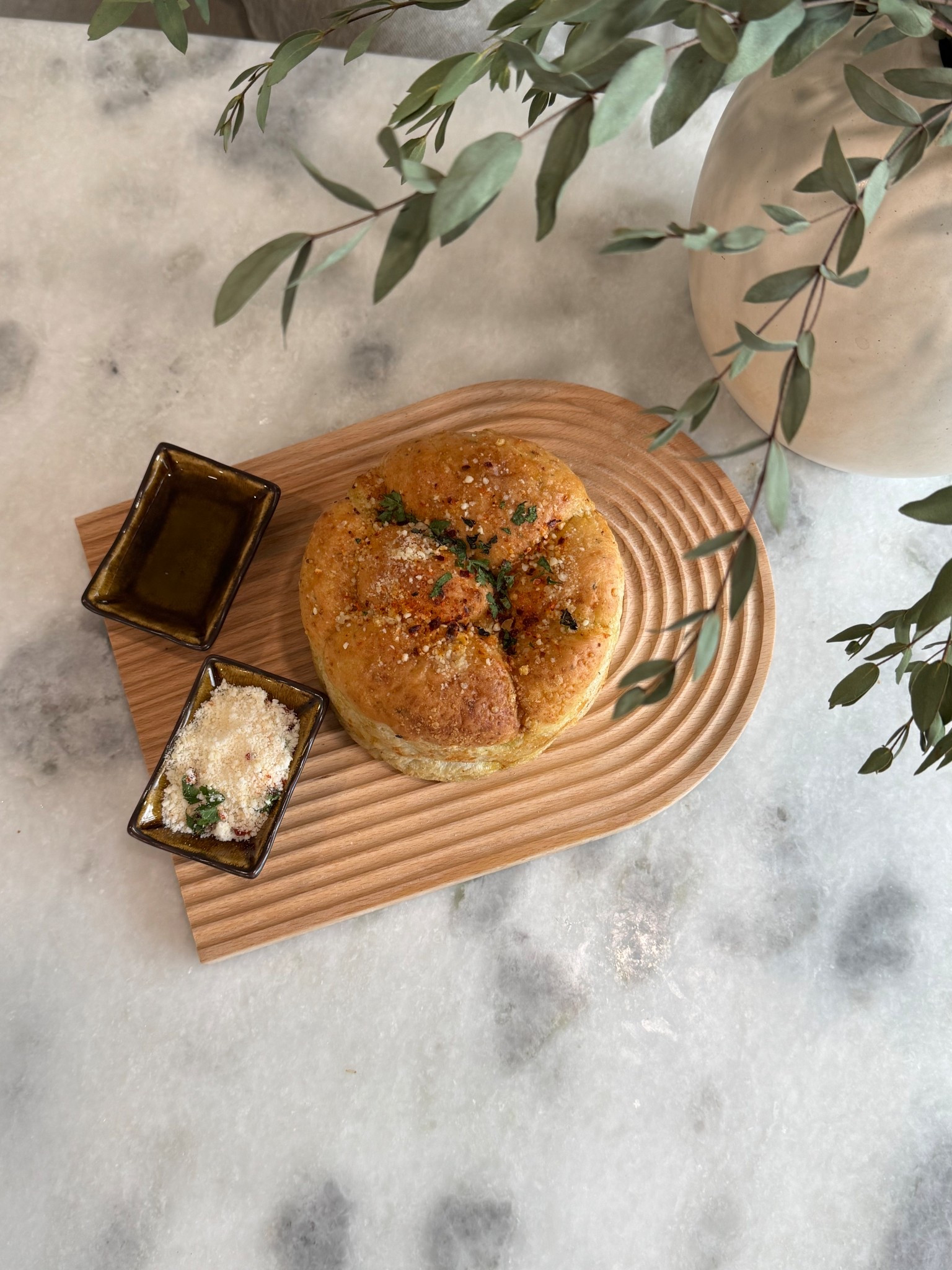 Cutting board
Neutral kitchen 


#LTKHome