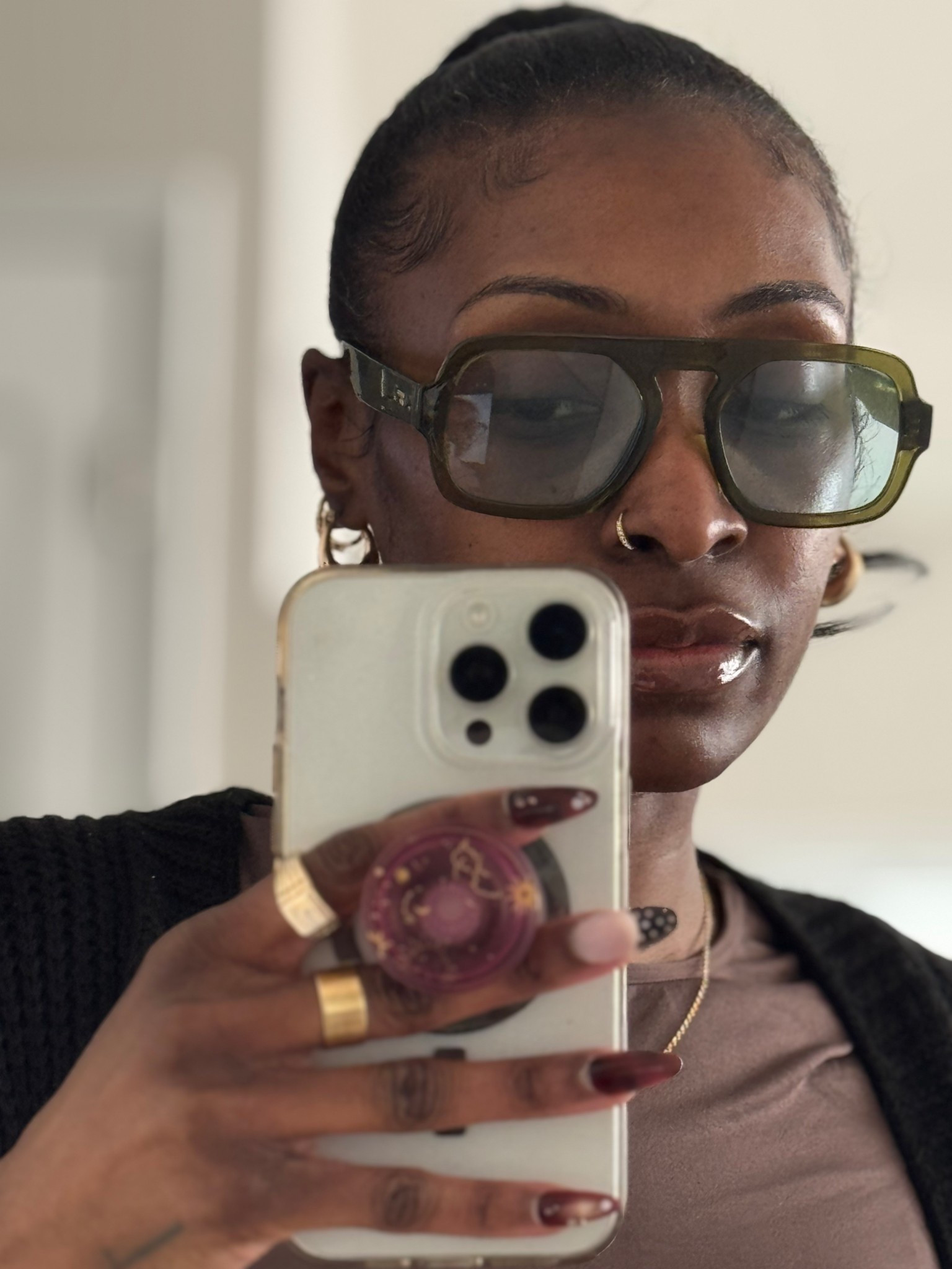 I don’t think I’ve taken these shades off since I got them.

#shades #sunglasses #greensunglasses #amazon

#LTKootd