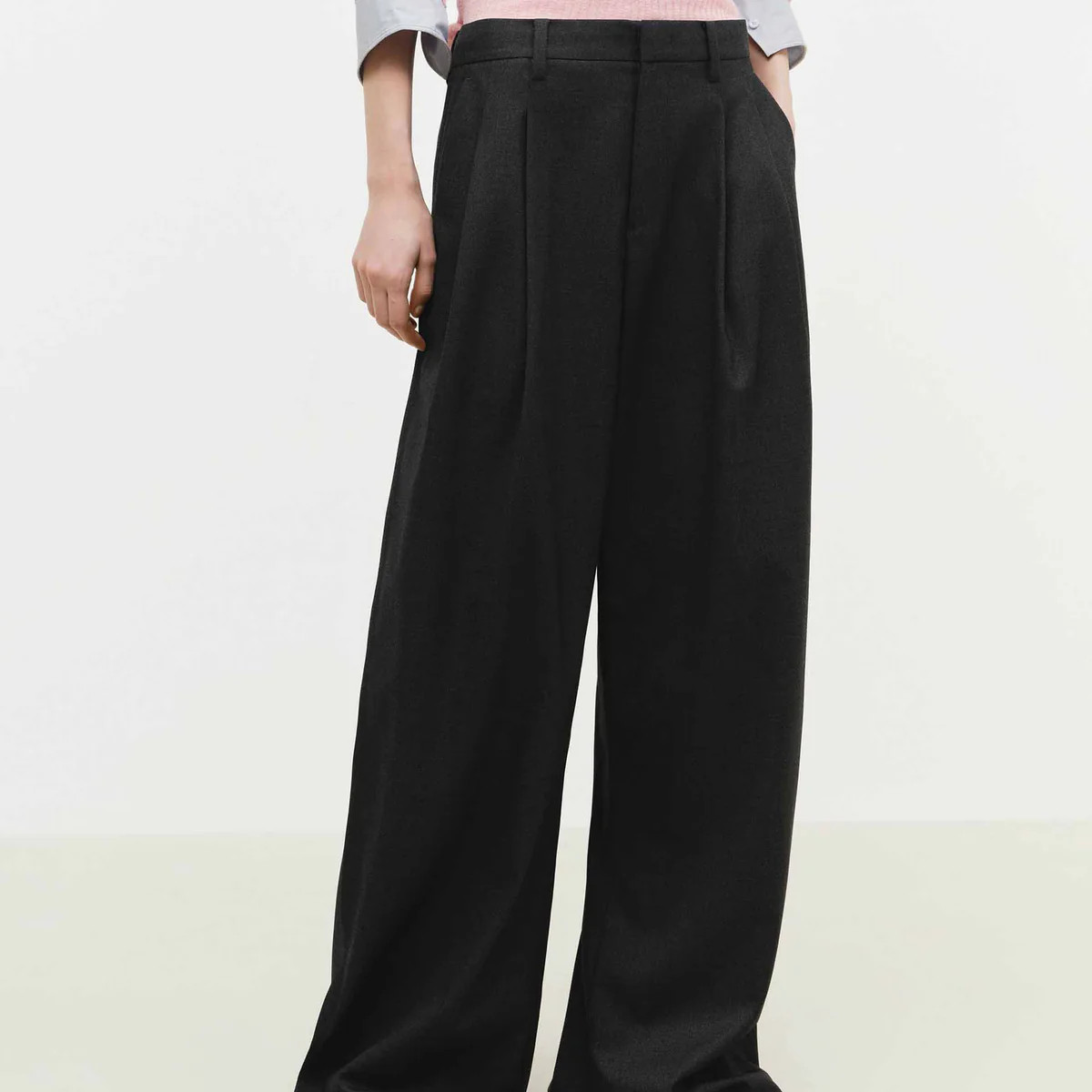 MO&Co. Women's Pleated Wide Leg Pants | MO&Co.