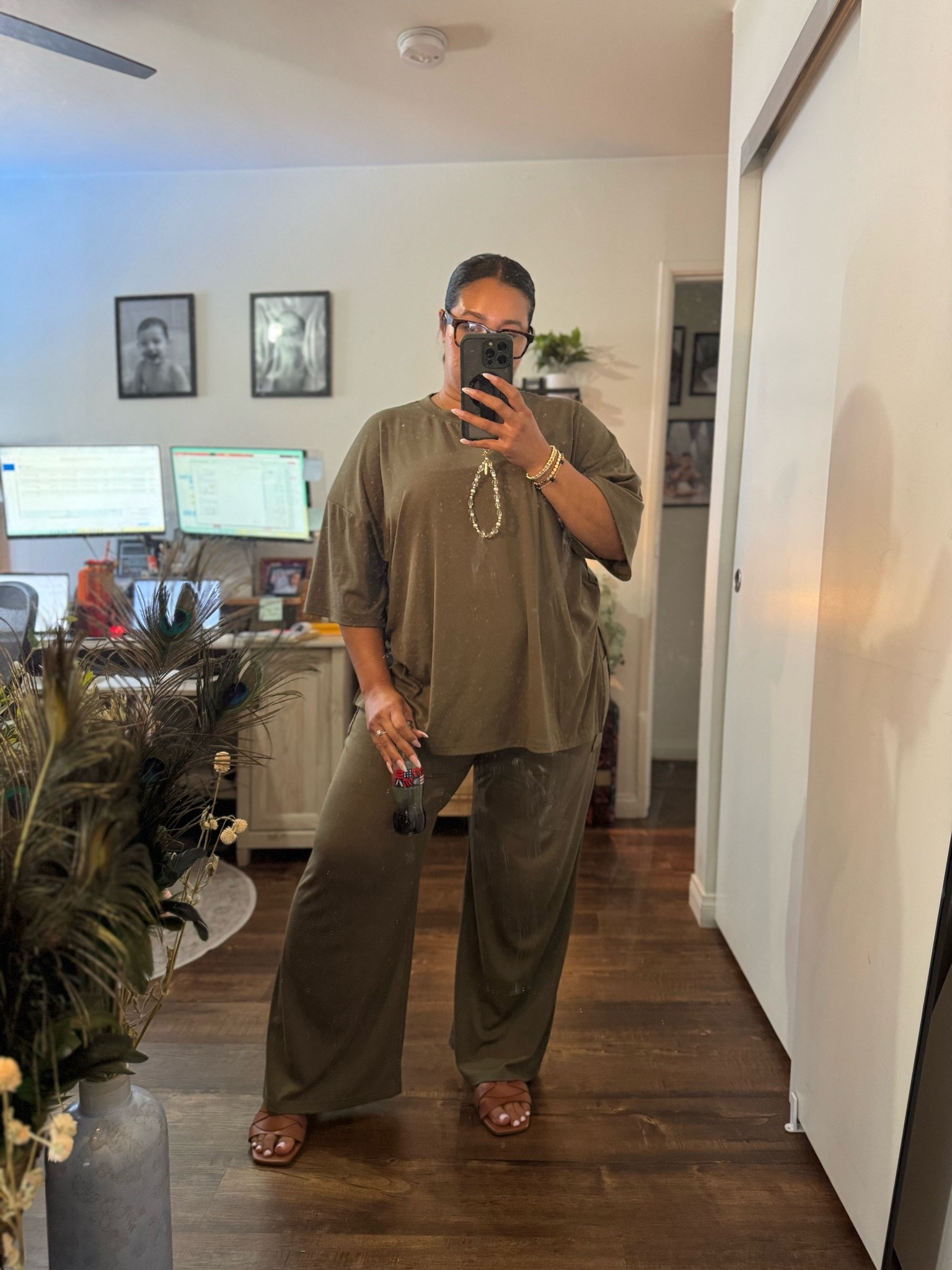 Easy WFH outfit I’m wearing as a midsize mom who hates anything tight around my waist and still trying to look put together 

Matching set- large/ runs big/ super comfortable/ tummy friendly / elastic waistband 

Midsize outfit 
Curvy fashion
Mom outfit 
WFH outfit 
Summer outfit 
Matching set

#LTKootd #LTKMidsize #LTKPetite

#LTKootd #LTKMidsize #LTKPetite