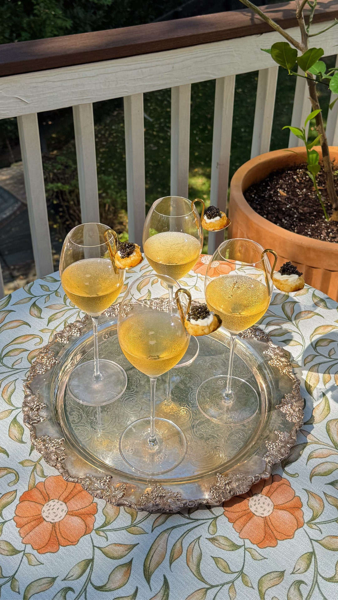 The perfect way to greet your guests 🥂✨ #LTKHOME #hosting #holiday