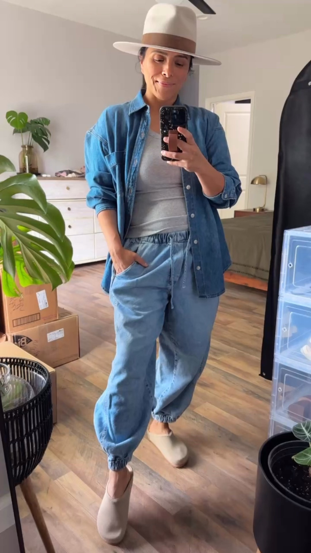 Obsessed with these pants!! They run big so I sized down one! 
(Usually a M, bought a S). 

@Anthropologie  Pilcro Beachy High-Rise Parachute Jeans

@Aritzia denim shirt and tank 











Midsize style 
Balloon jeans 
Mom outfit 
Anthropologie sale 
Denim shirt outfit

#LTKMidsize #LTKOver40 #LTKootd